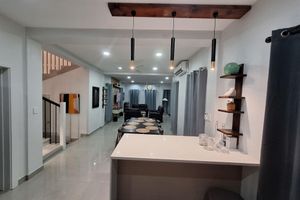 Alquiler Vacacional - Modern villa with an elevated landscape overlooking the Ocean.
7 min to Apia
