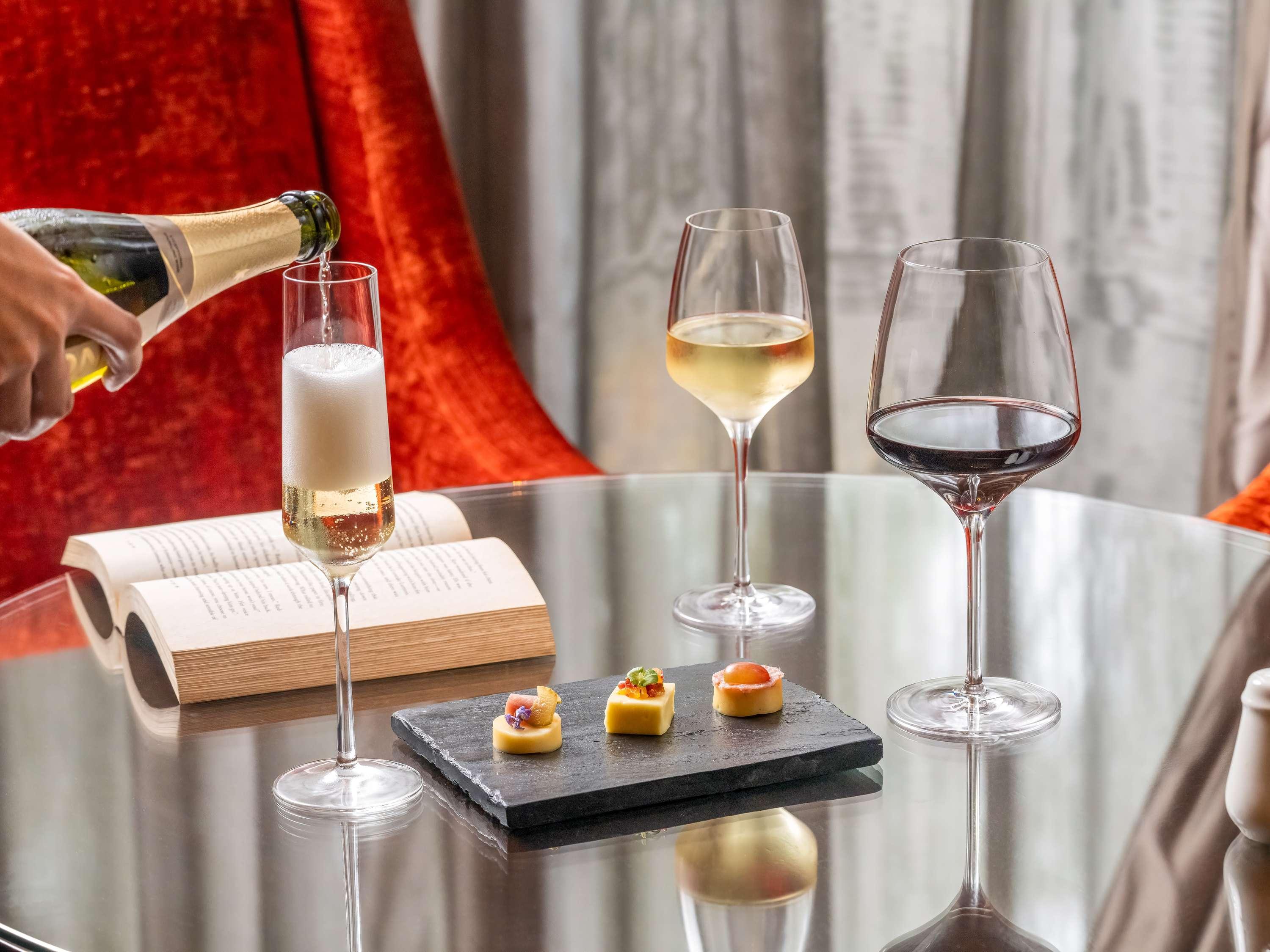 Restaurant Raffles Makati