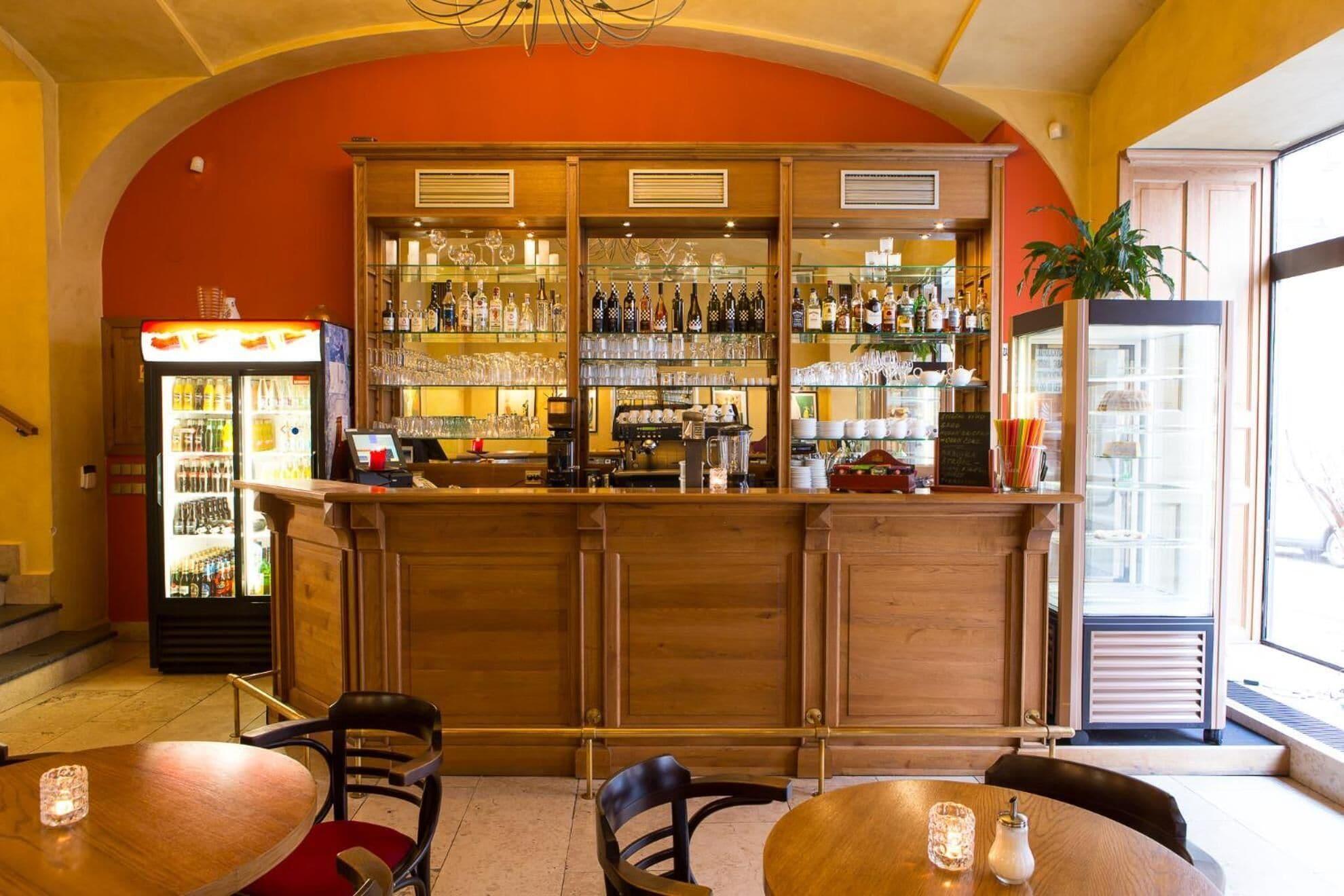 Bar/Salón Hotel Rous