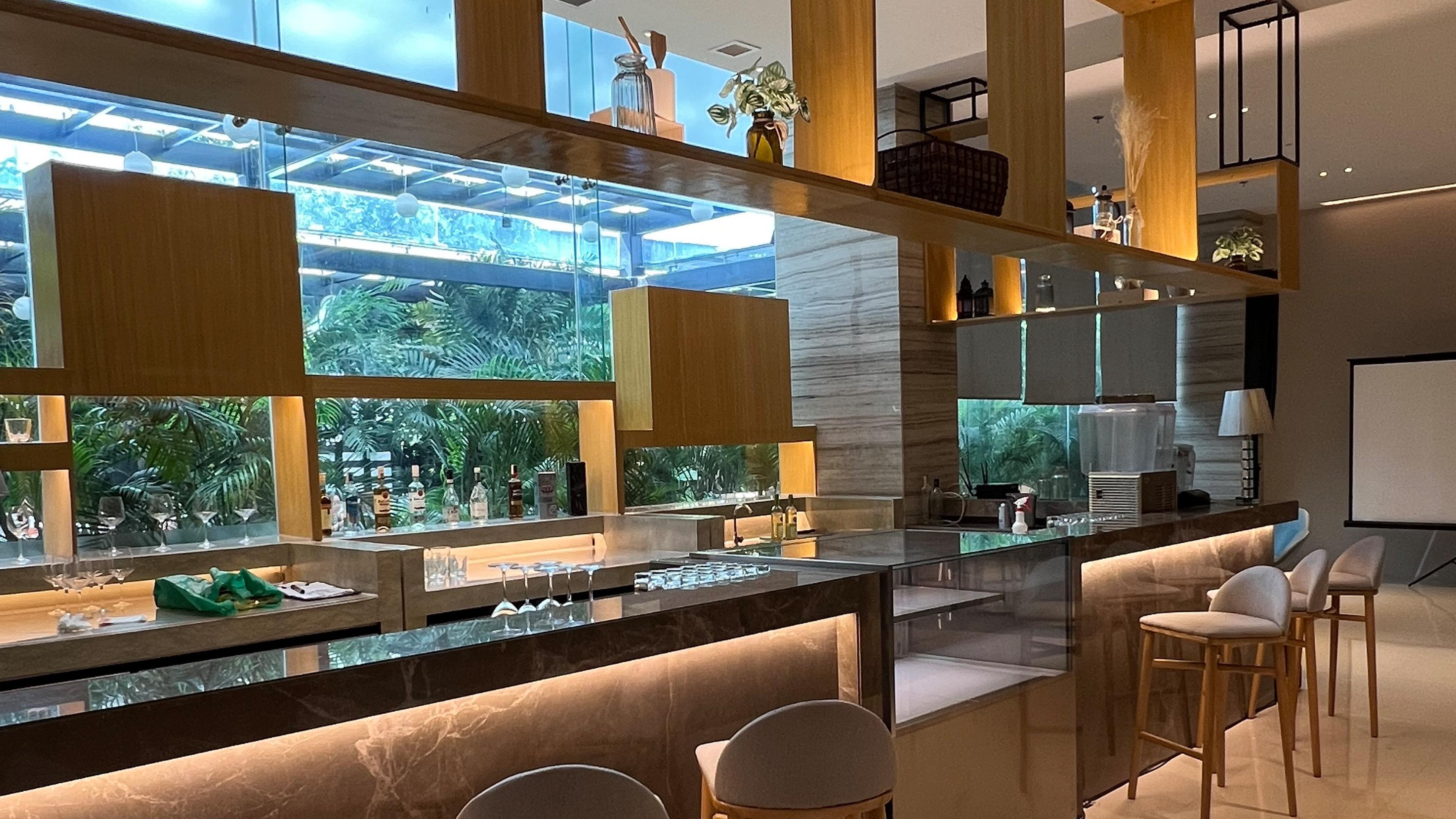 Restaurant Holiday Inn Express Manila Newport City by IHG