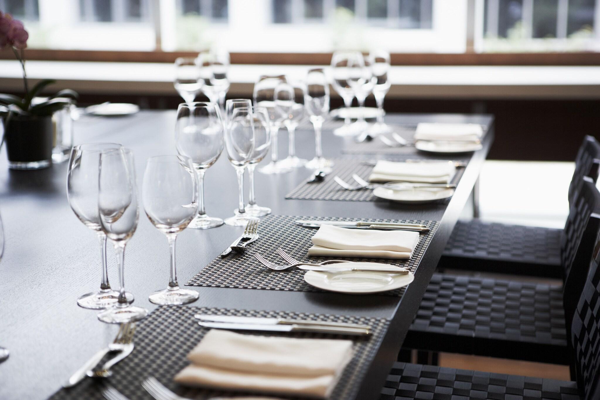 Restaurant Le Germain Hotel Maple Leaf Square