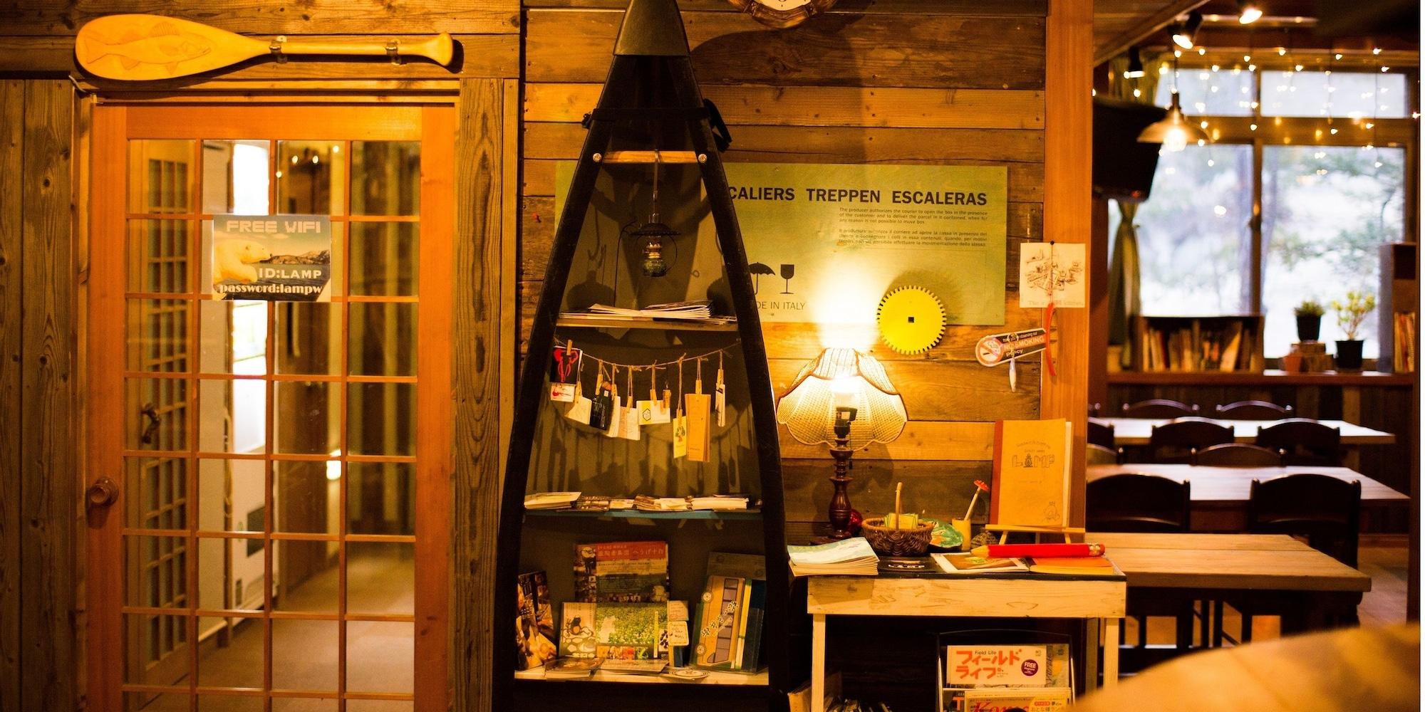 Vista Lobby Guest House Lamp