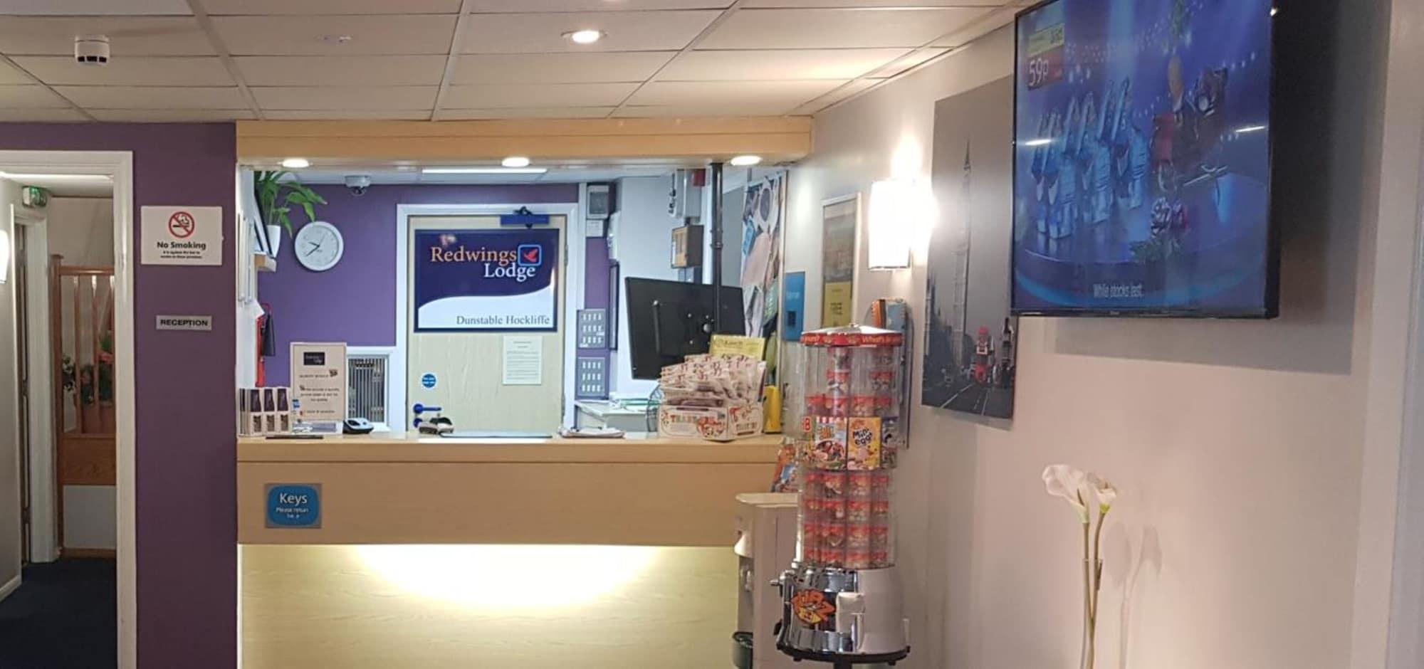 Vista Lobby Redwings Lodge Dunstable