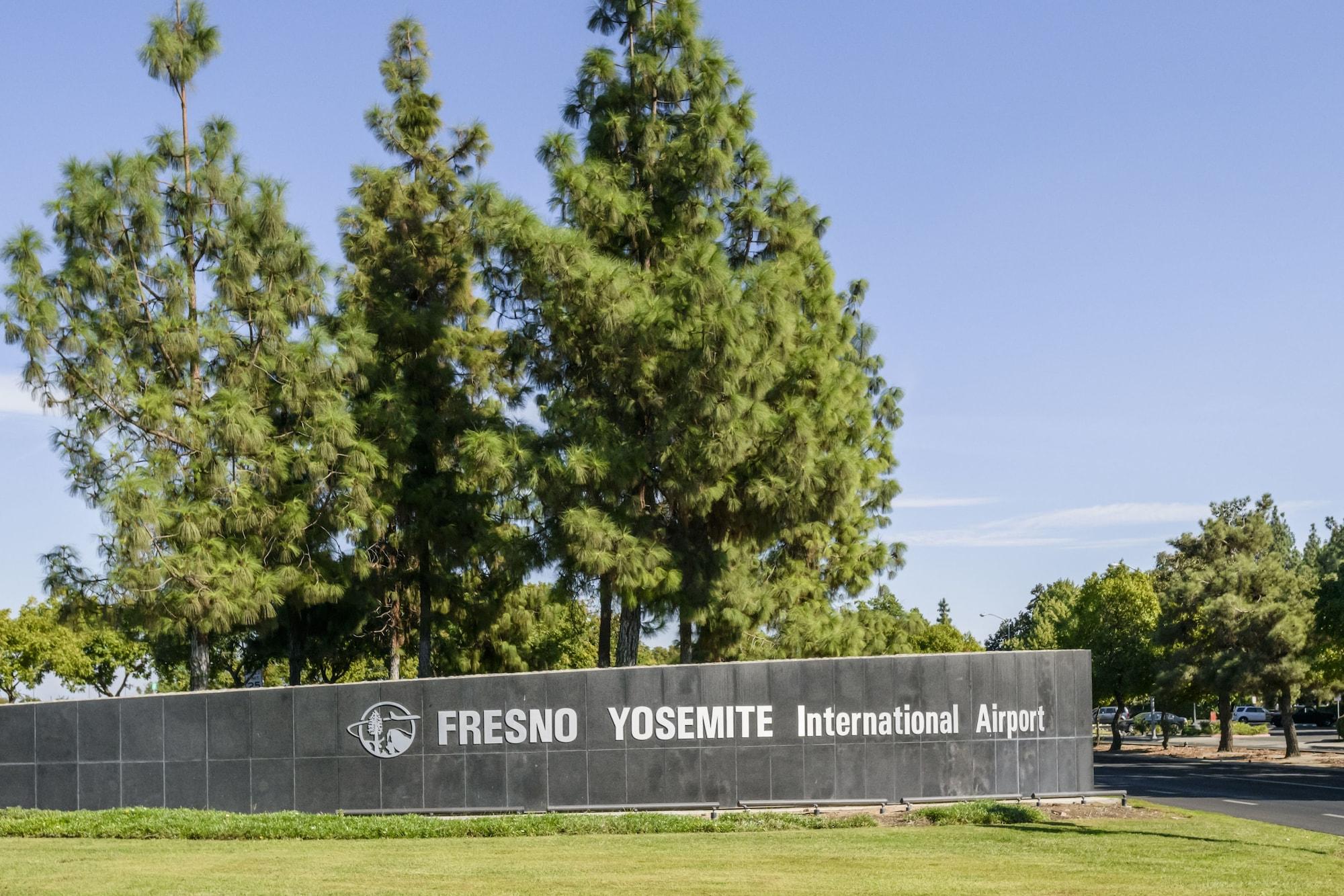 Vista Exterior Wyndham Garden Fresno Yosemite Airport