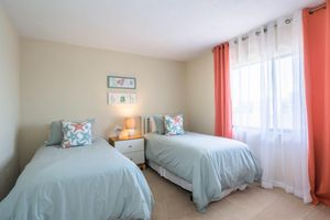 Alquiler Vacacional - VANDERBILT BEACH- BEACHFRONT 2 BEDROOM, 2 BATHROOM CONDO...SIMPLEY GORGEOUS!