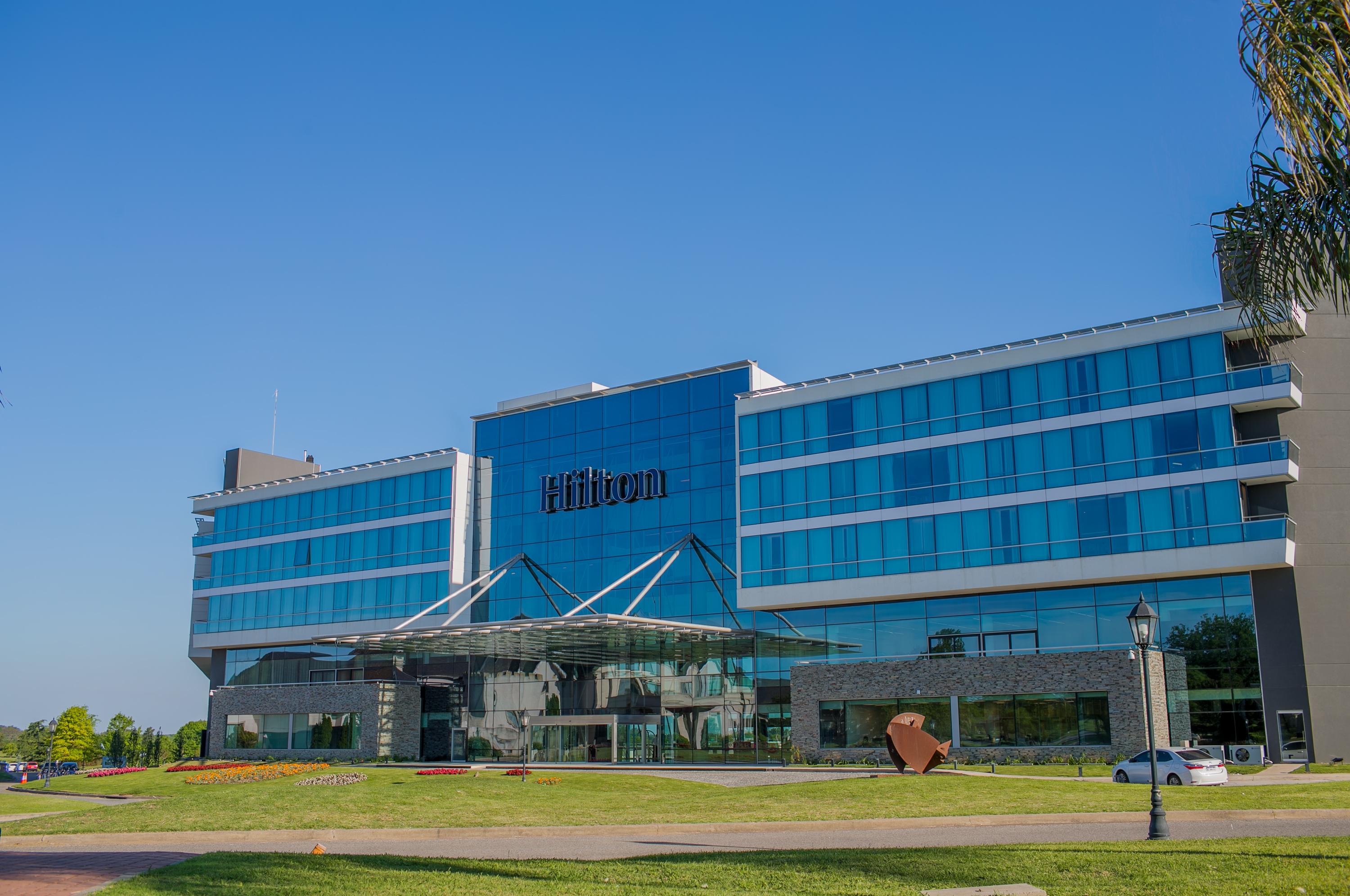 Vista Exterior Hilton Pilar