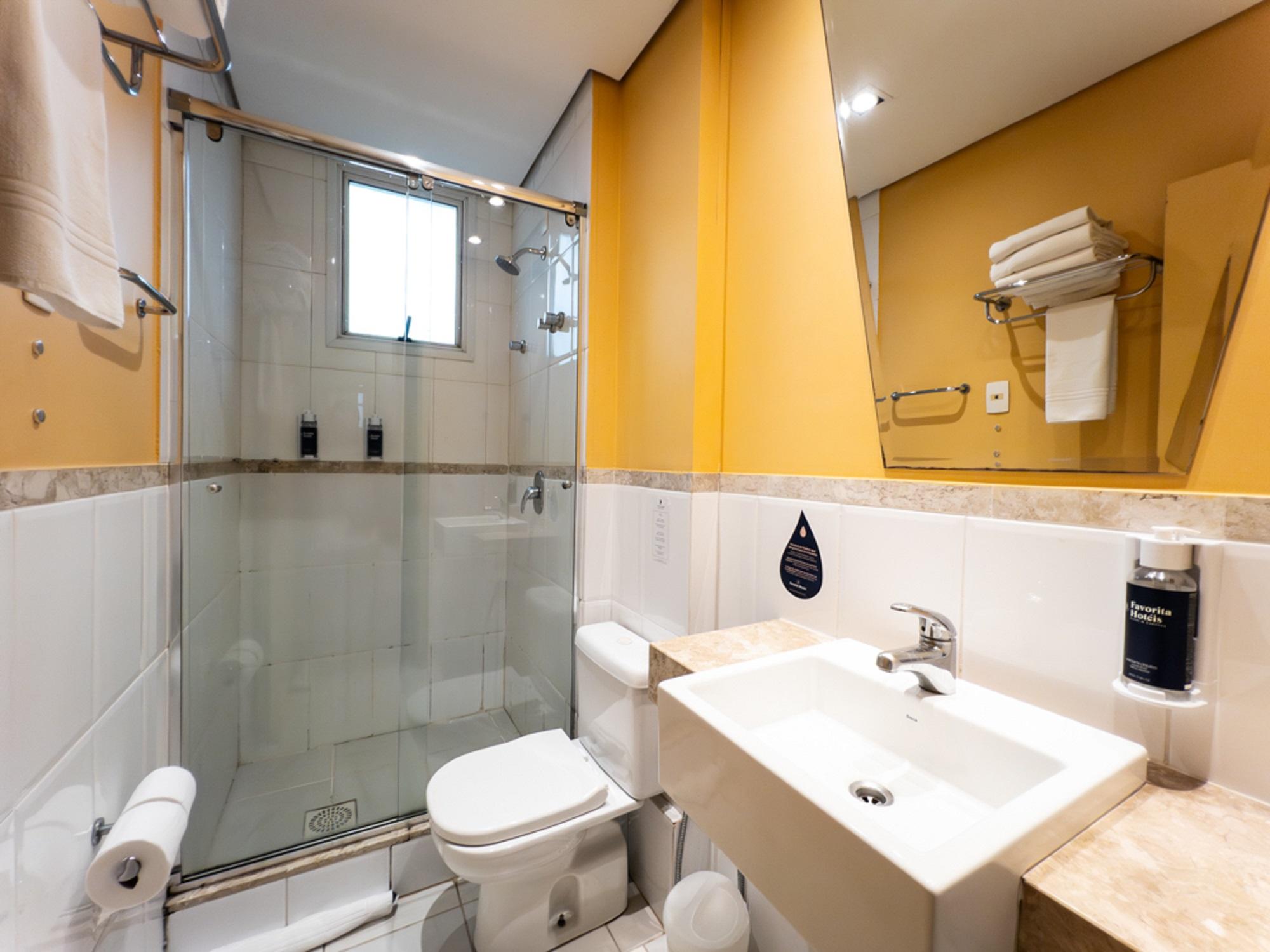 Baño Favorita Golden Hotel e Eventos