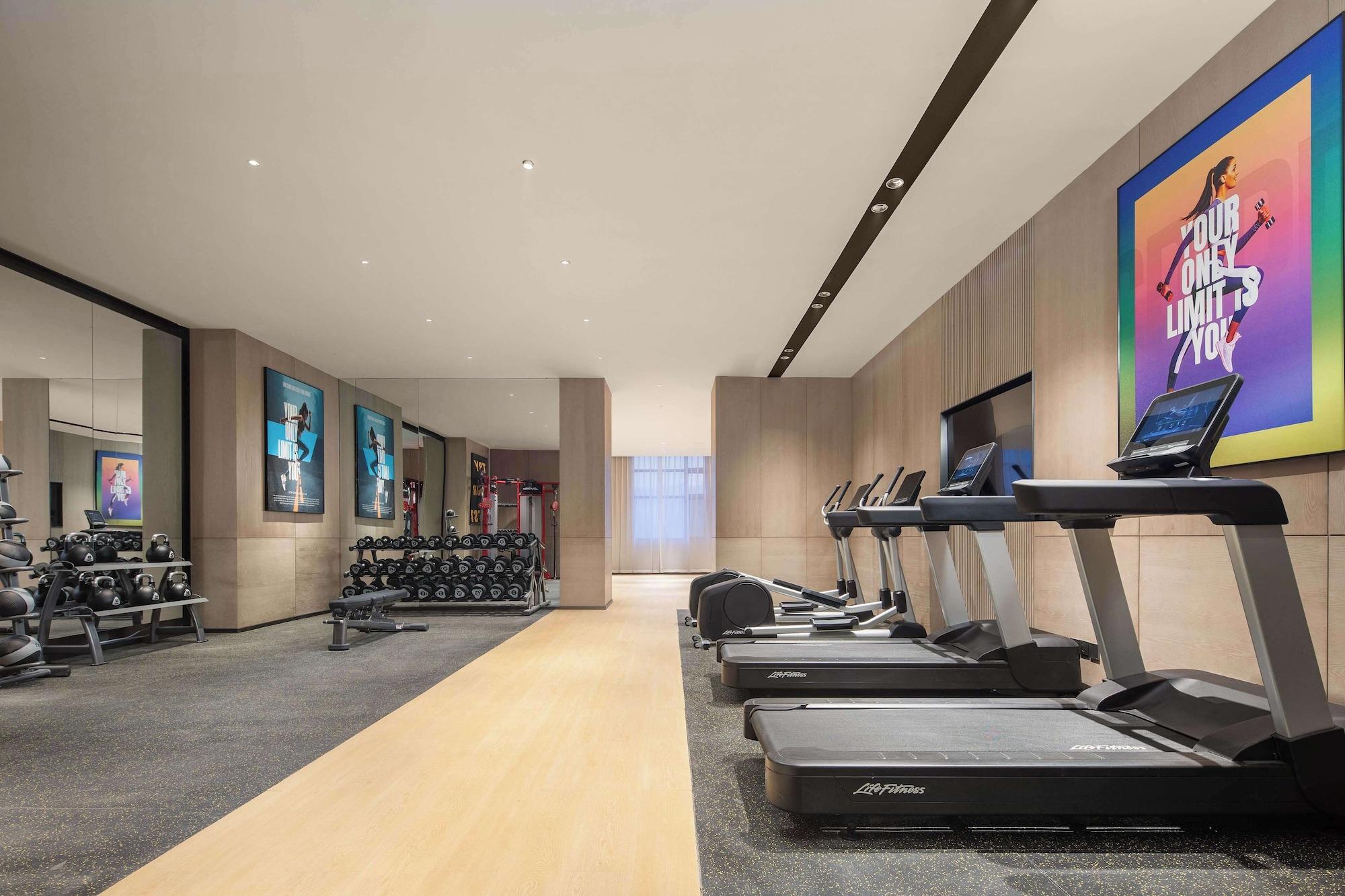 Gimnasio DoubleTree by Hilton Altay Fuyun
