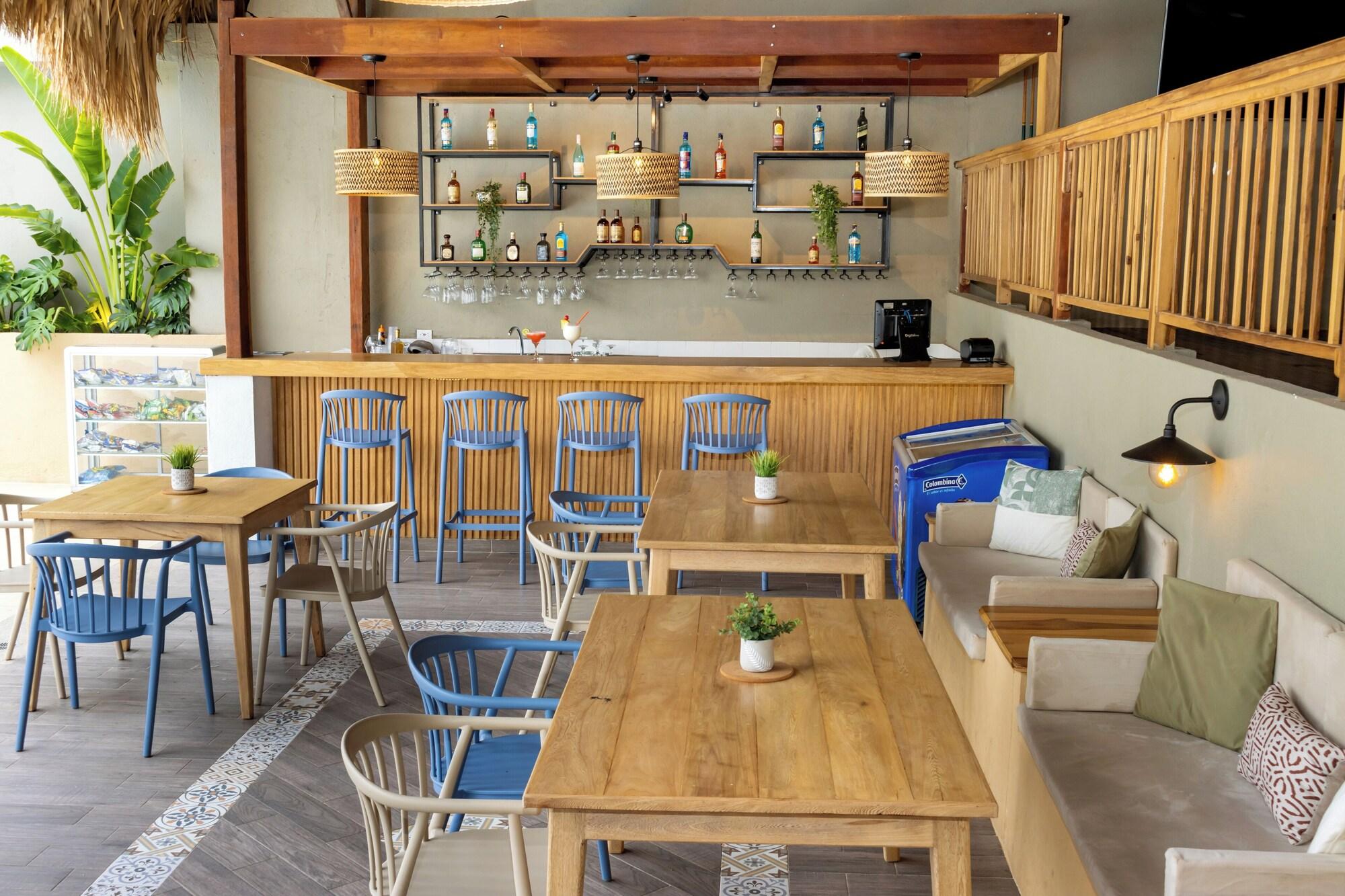 Restaurant Hotel Sansiraka Suites By GEH Suites