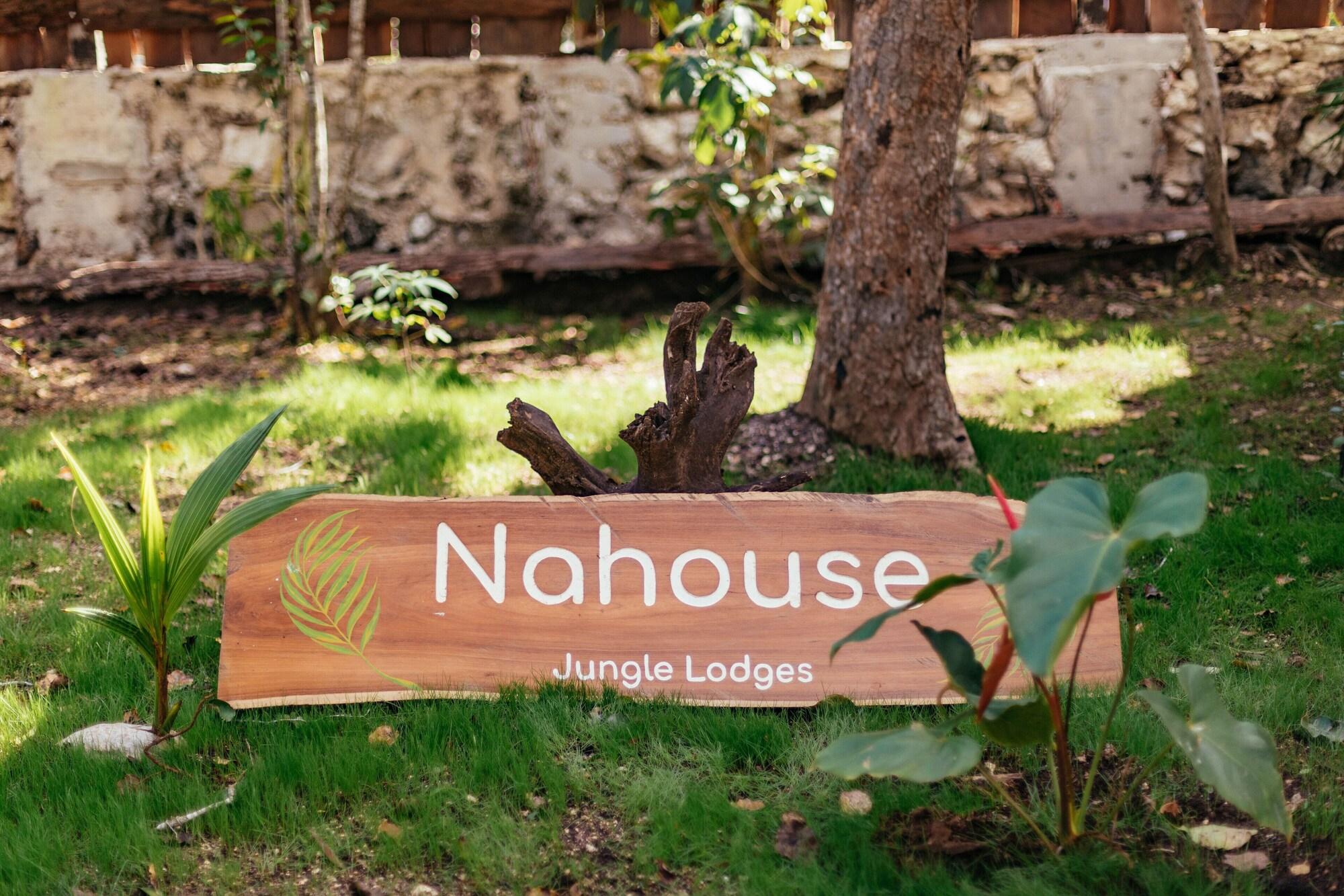 Equipamiento de Habitación Nahouse Jungle Lodges