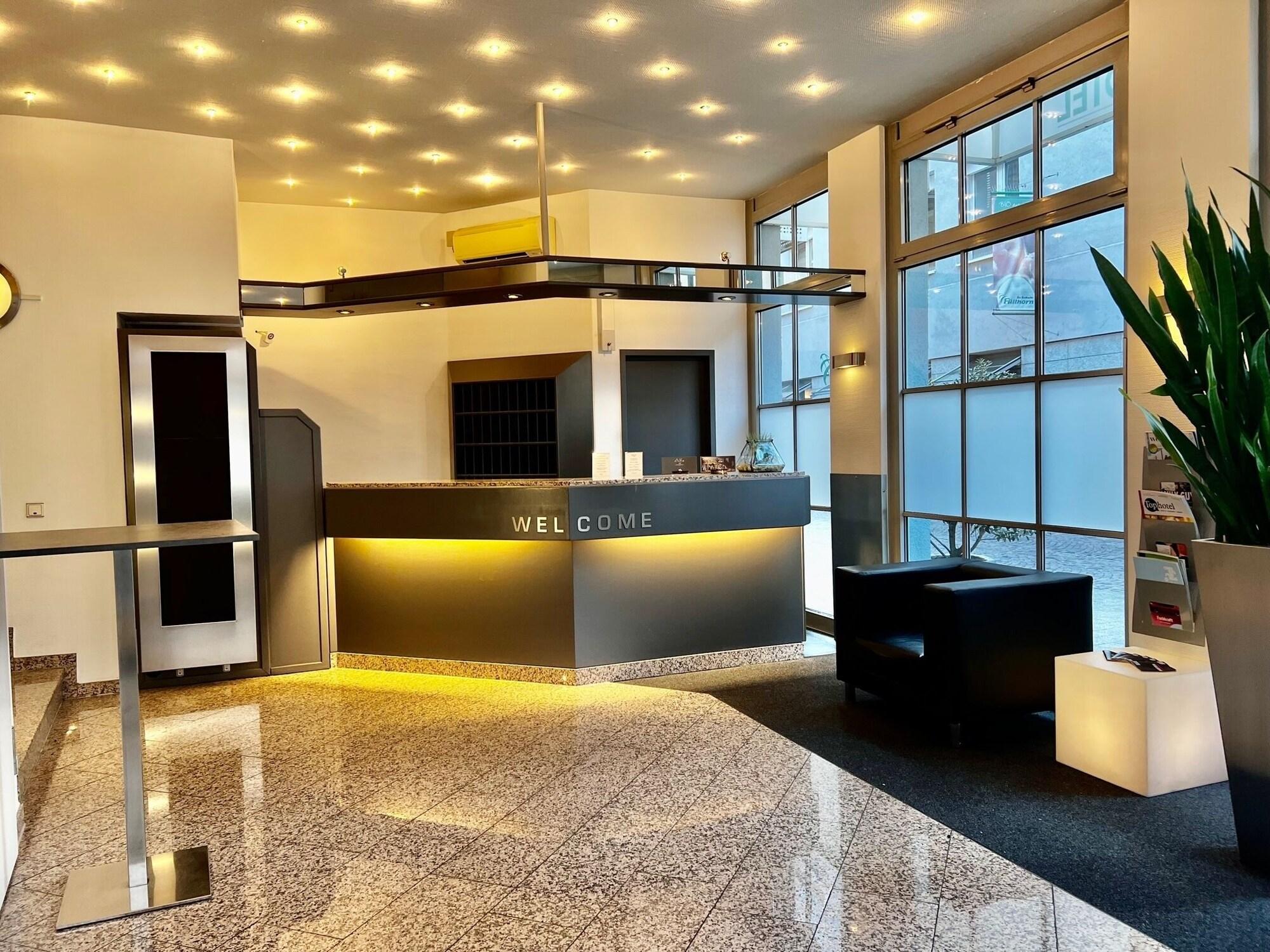 Vista Lobby Alfa Hotel