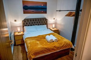 Alquiler Vacacional - Cavern Quarters - Spacious City Centre Hub, Jacuzzi Bath - 3 Mins from Cavern