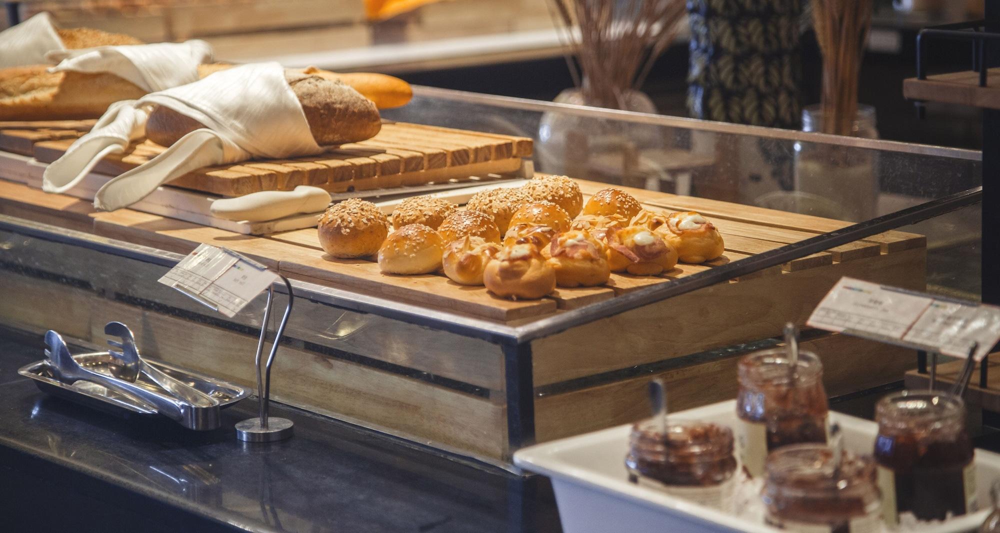 Restaurant InterContinental Qingdao by IHG