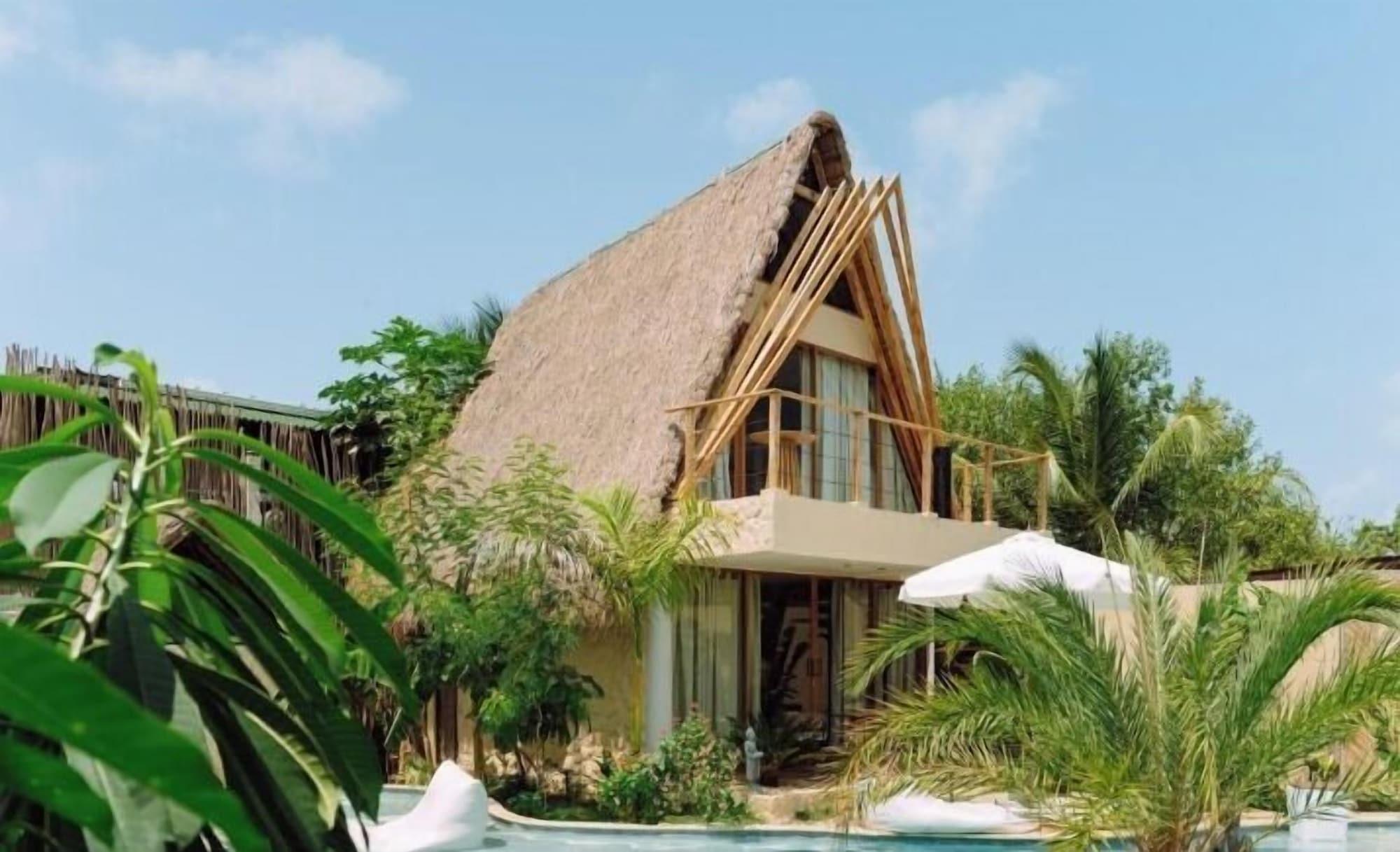 Vista Exterior VelaNova Paradise - HotelRetreat