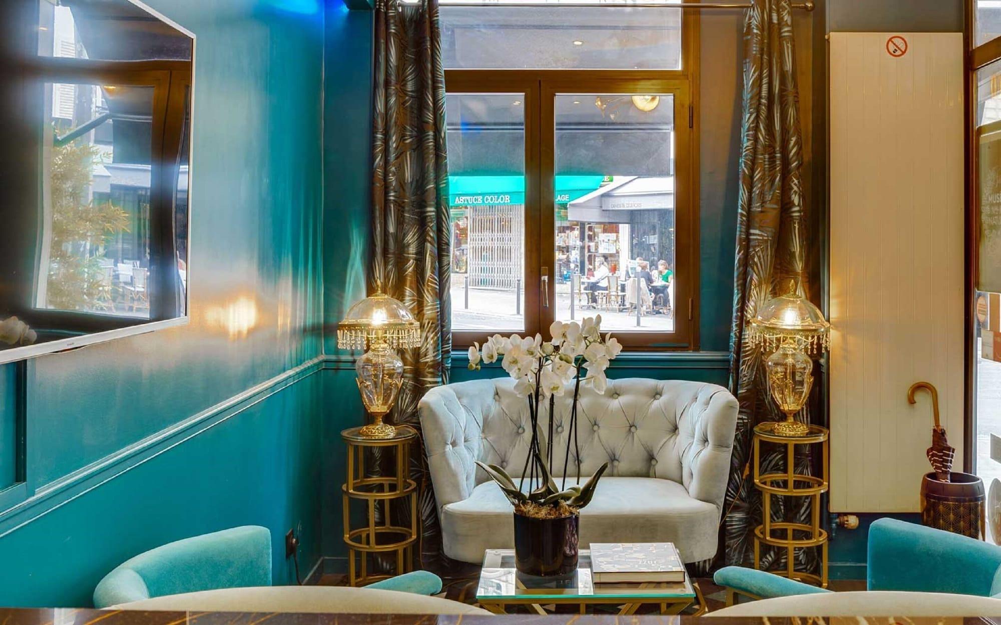 Bar/Salón Hotel Carladez Cambronne