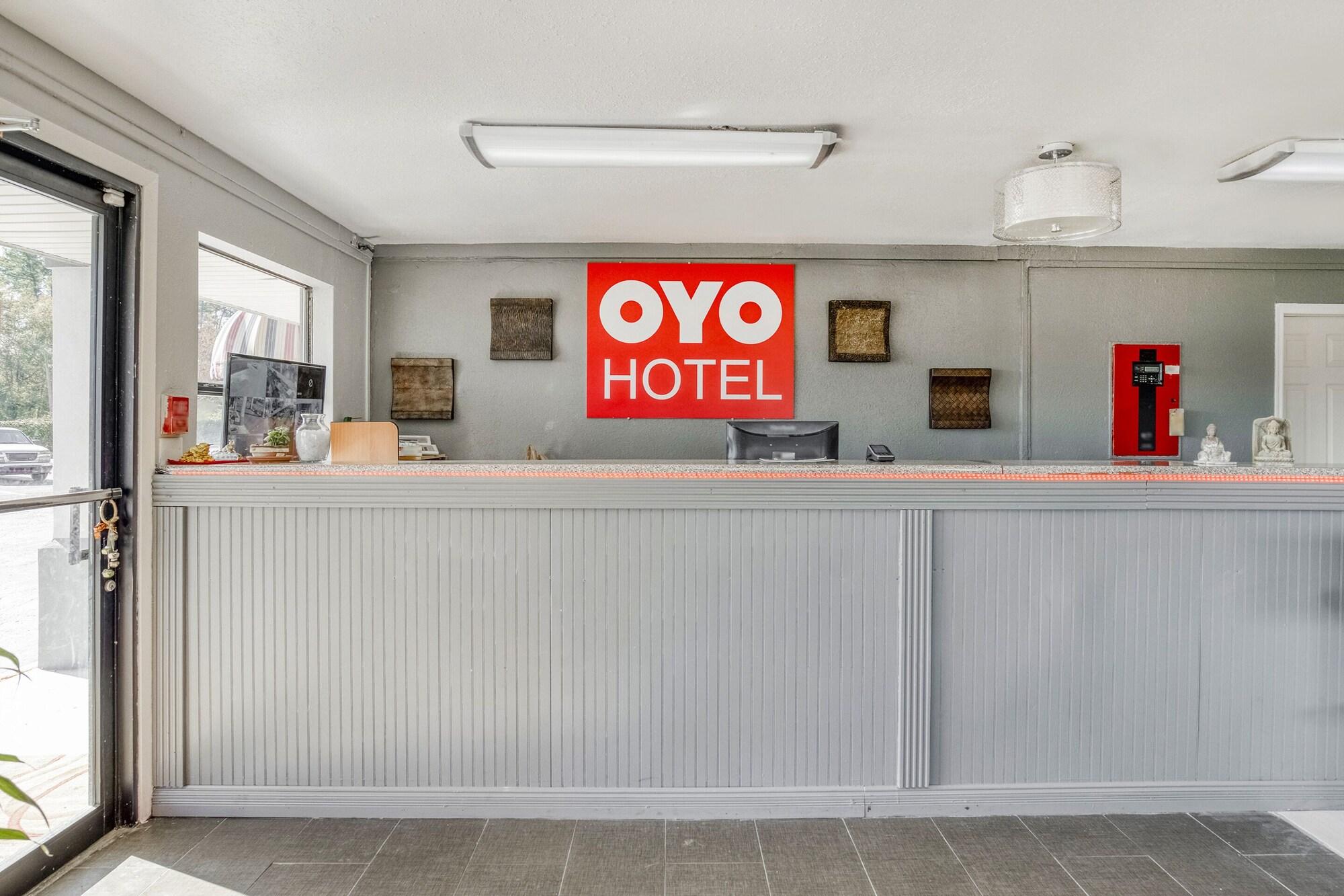 Vista Lobby OYO Hotel Pineville LA Hwy 165