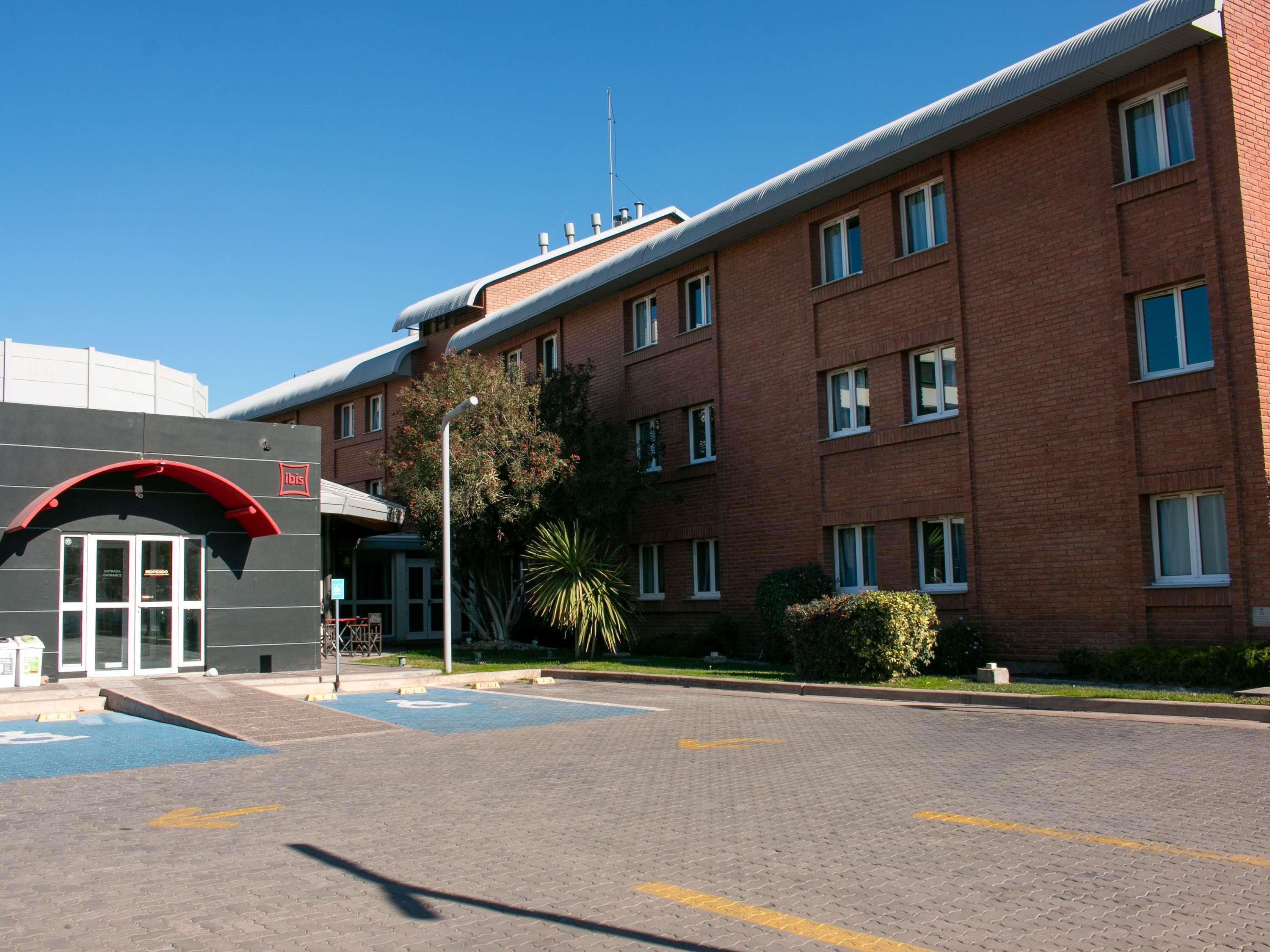 Varios ibis Mendoza Hotel