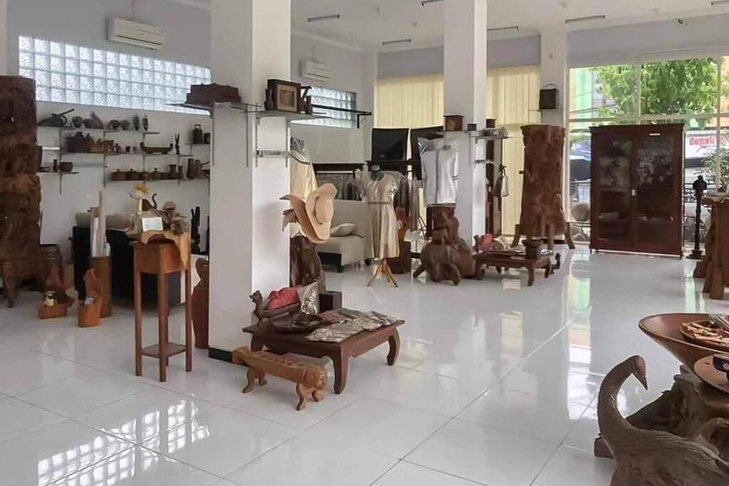 Vista Lobby Malang Hill Gallery & Homestay