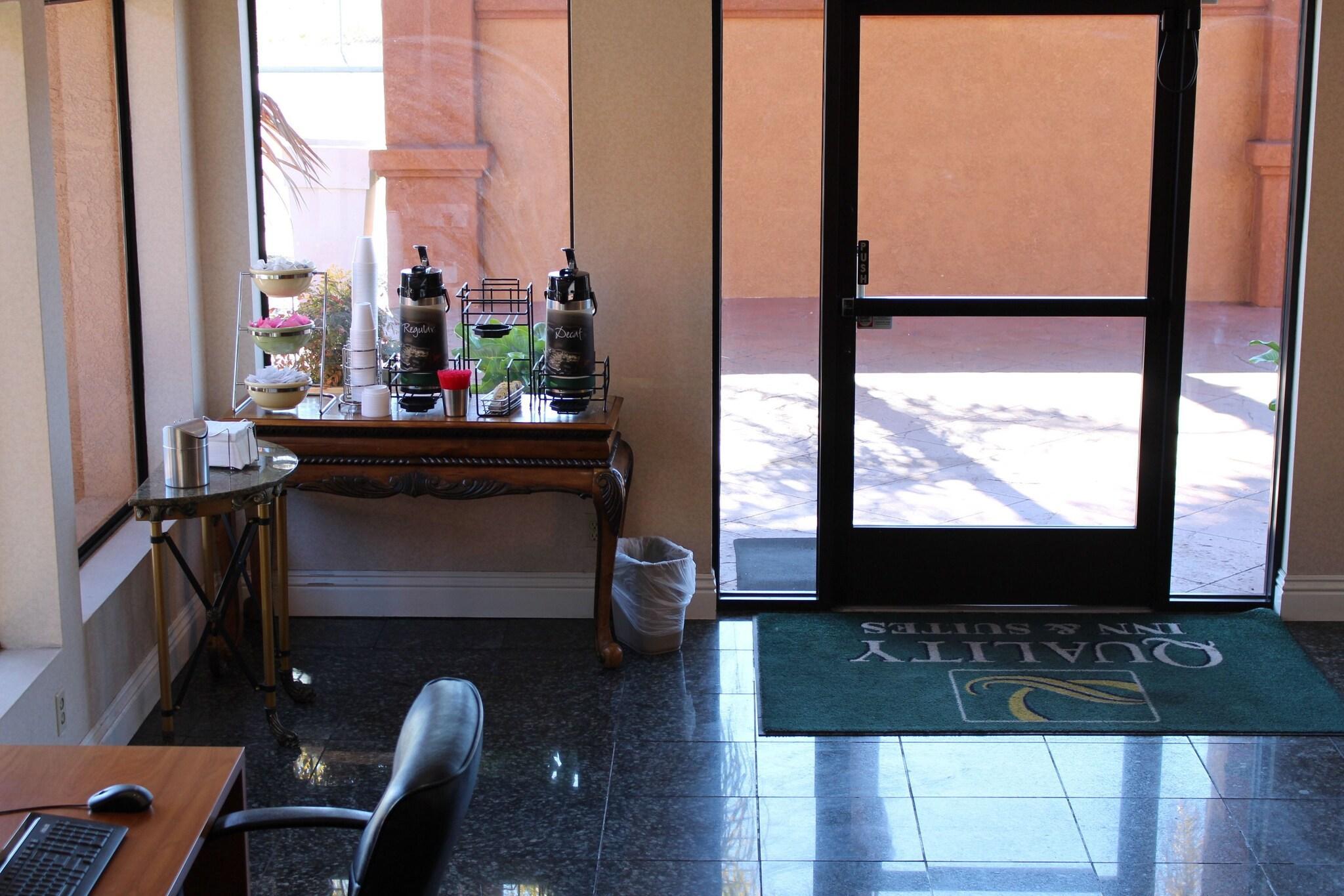 Vista Lobby Quality Inn & Suites Oceanside near Camp Pendleton