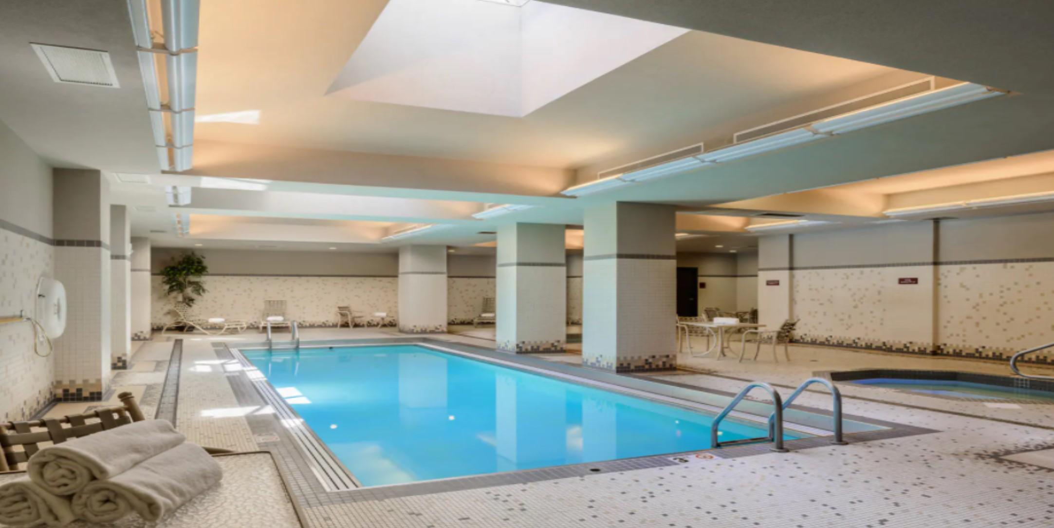 Vista Piscina Broadway Plaza Trademark Collection By Wyndham