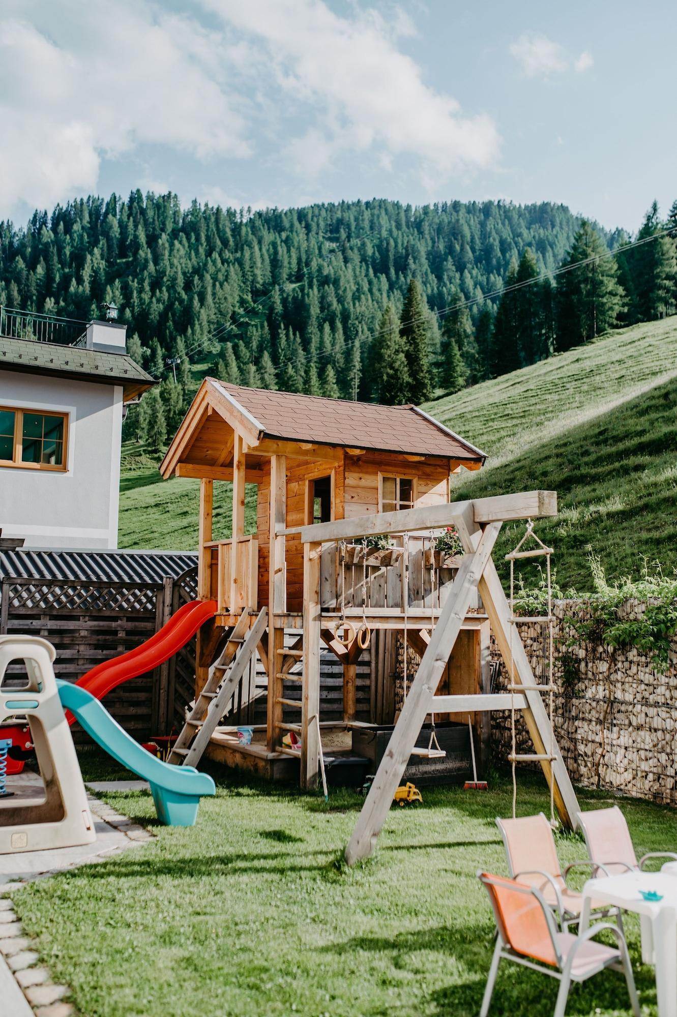 Vista da fachada Hotel Salzburger Hof