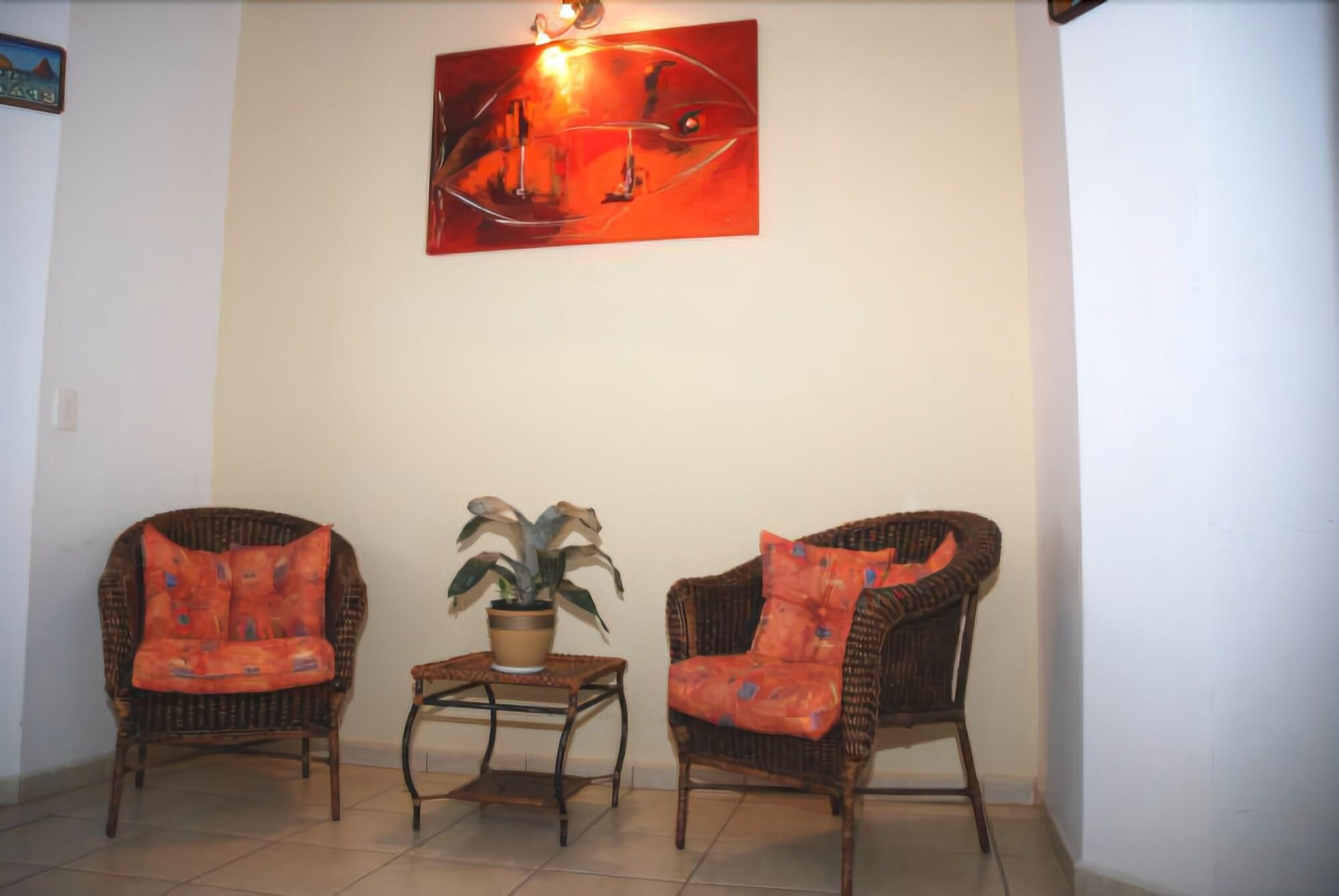 Vista Lobby Pousada Farol do Itaguá