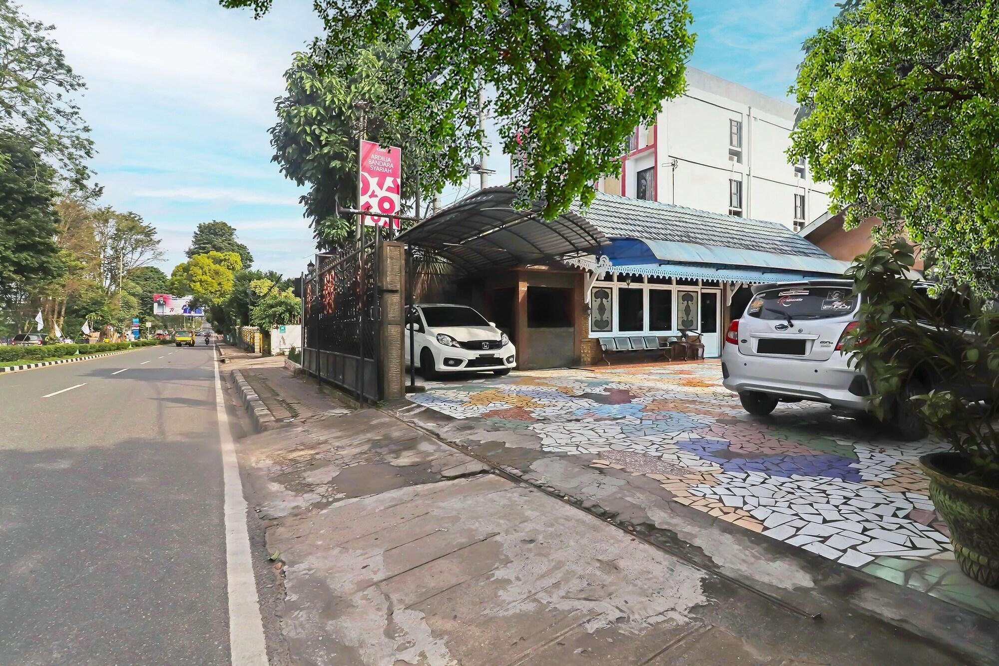 Vista Exterior OYO 2899 Ardilia Bandara Syariah