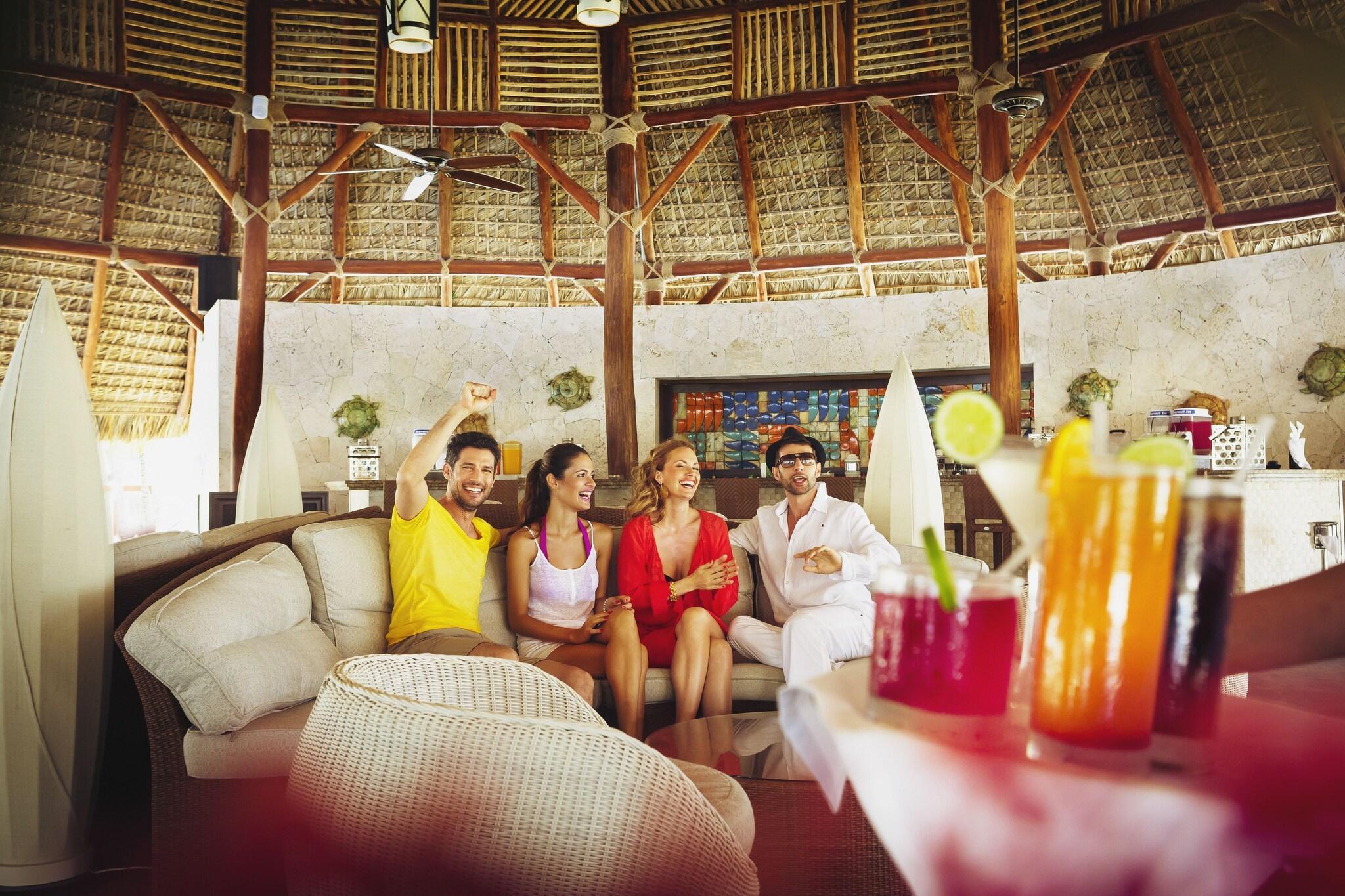 Bar/Salón Barceló Bávaro Beach - Adults Only - All Inclusive