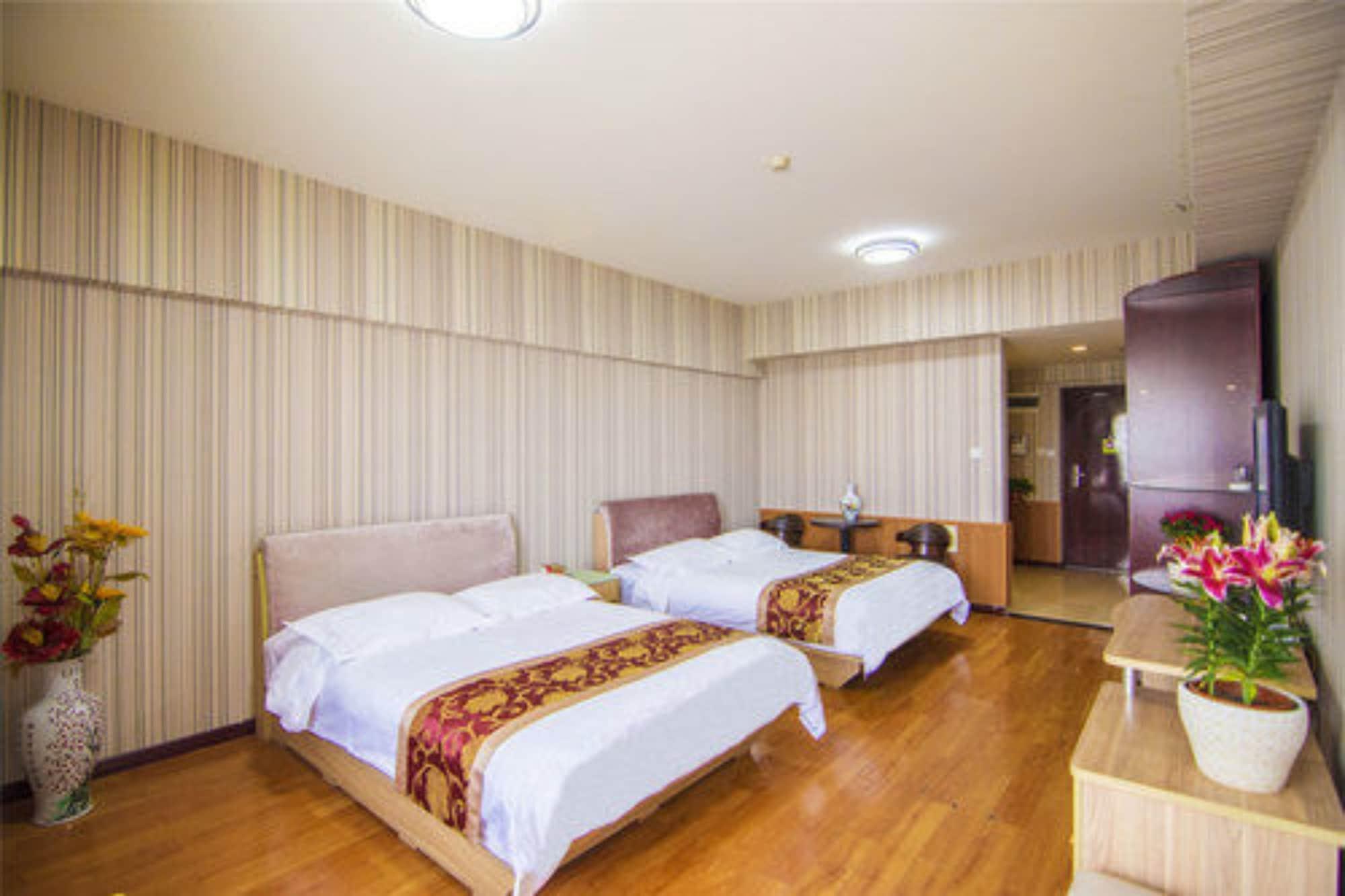 Varios Golden Tree Business Hotel