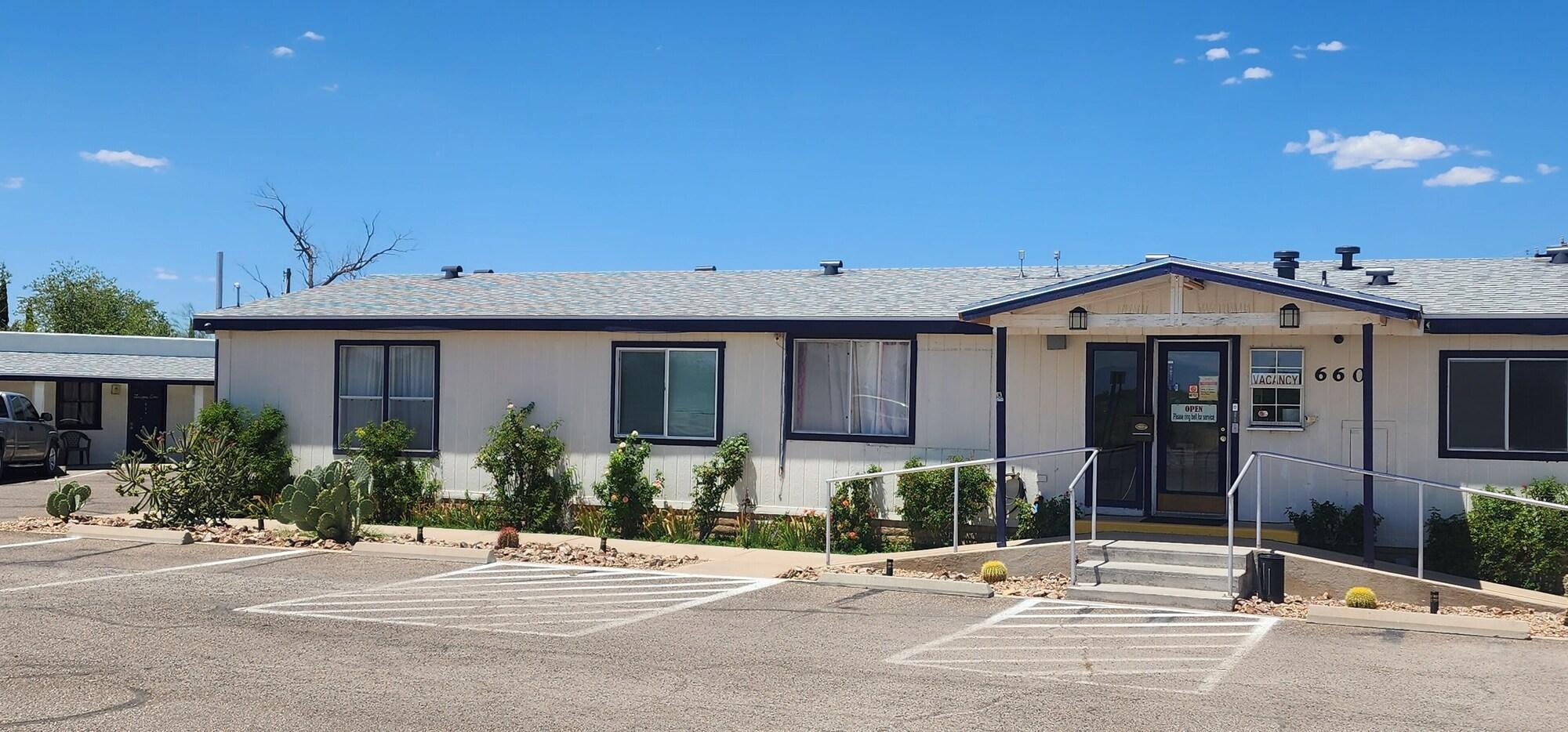 Varios 660 N Haskell Ave