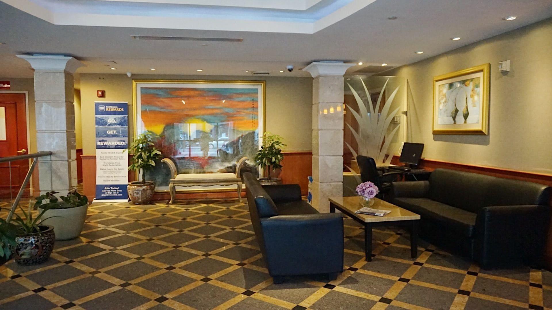 Vista Lobby Best Western Queens Court Hotel