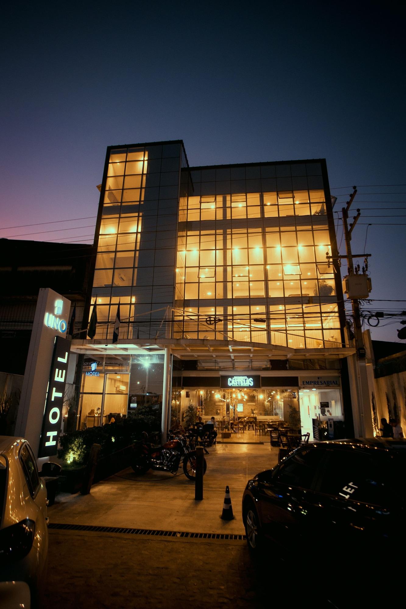 Vista Exterior Uno Hotel