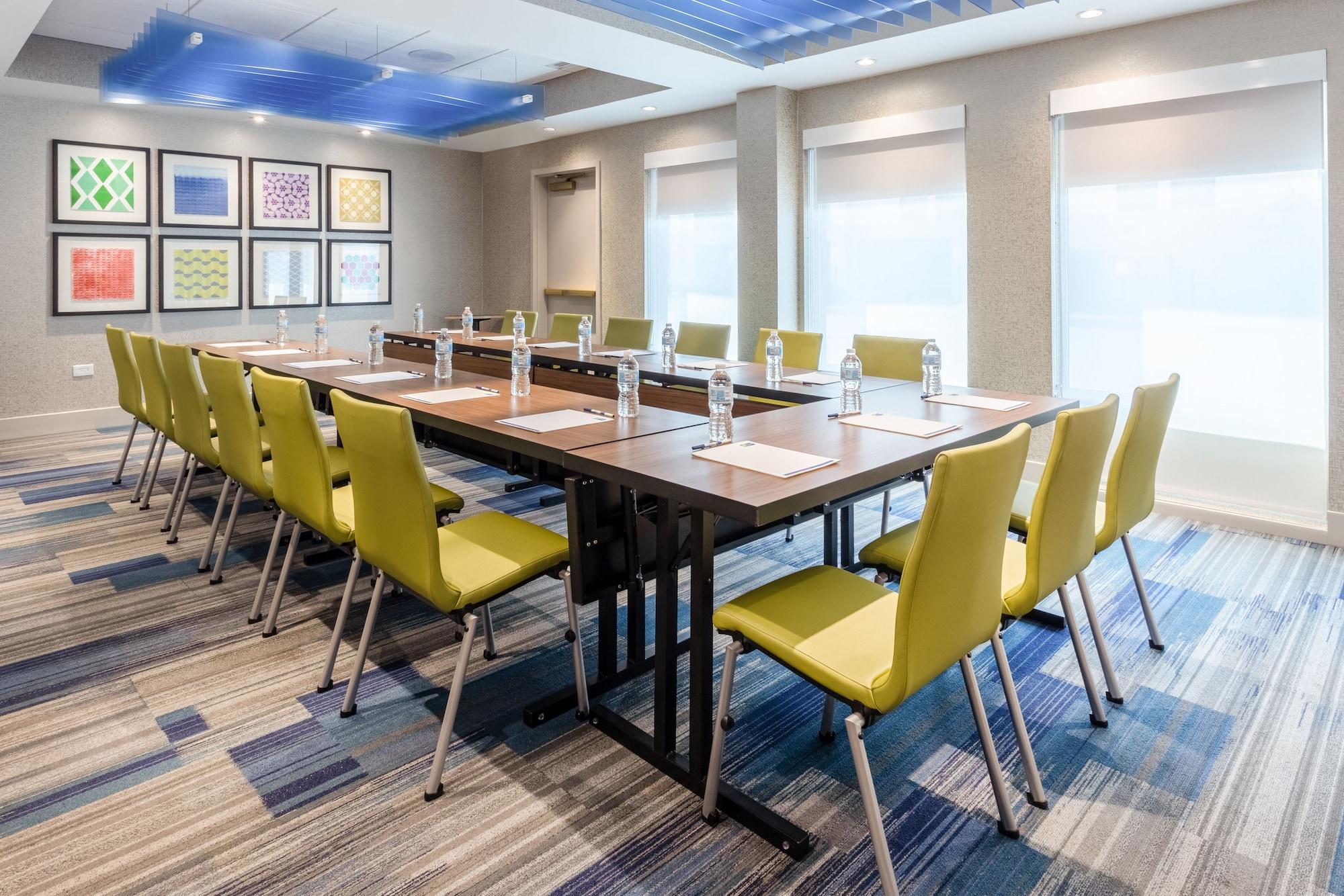 Sala de Reuniones Holiday Inn Express Hotel & Suites Chicago-Midway Airport by IHG