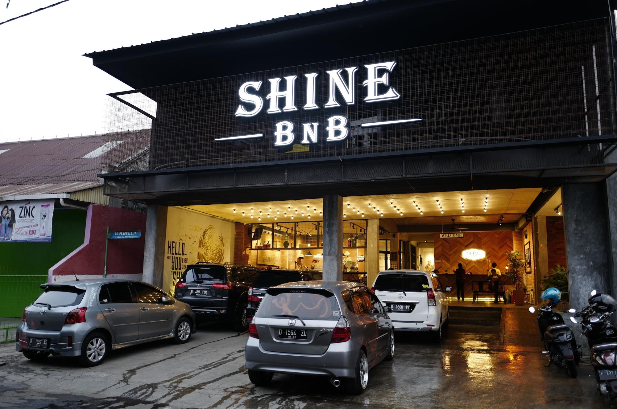Varios Shine BnB