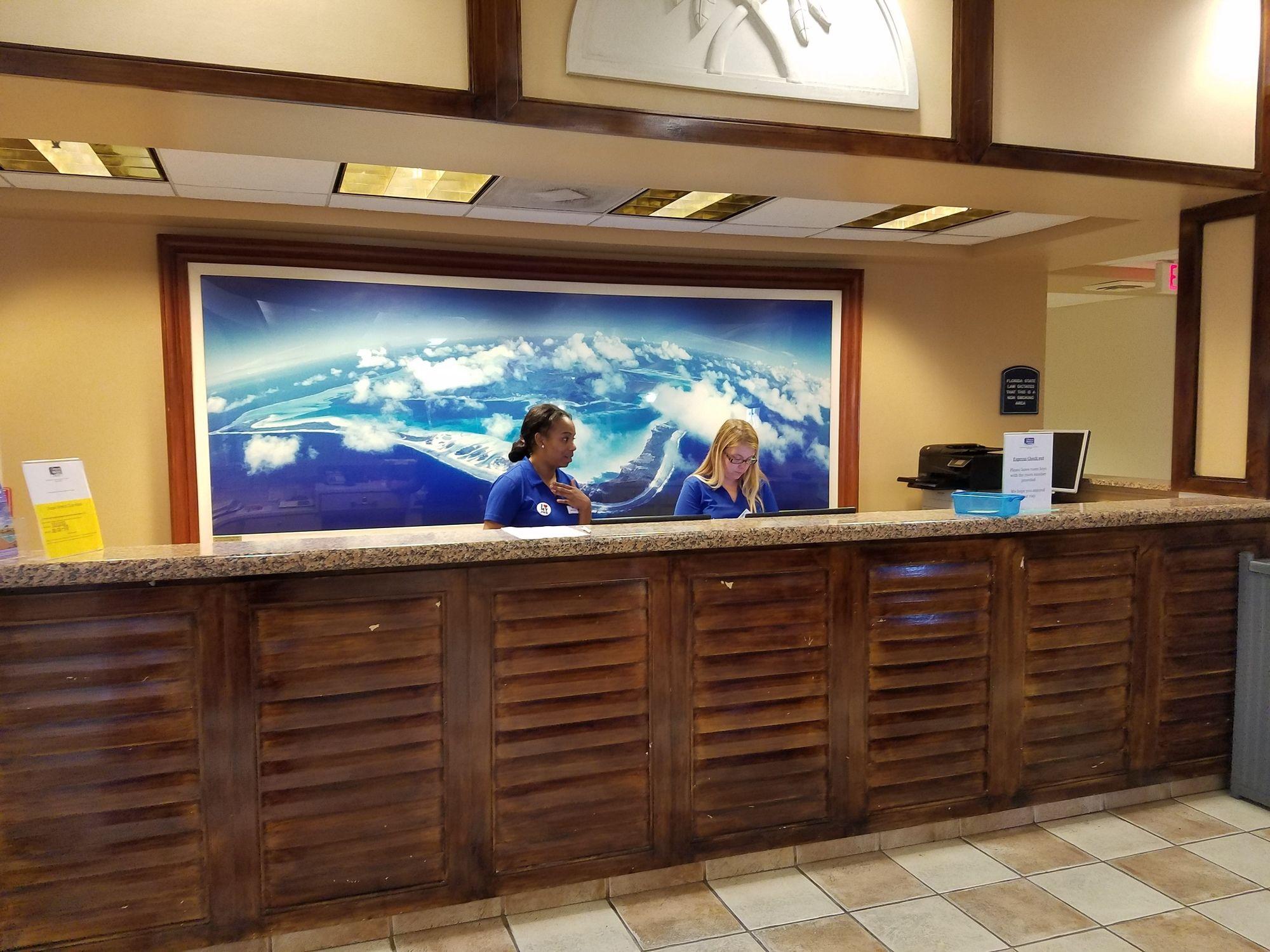 Vista Lobby Plaza Ocean Club