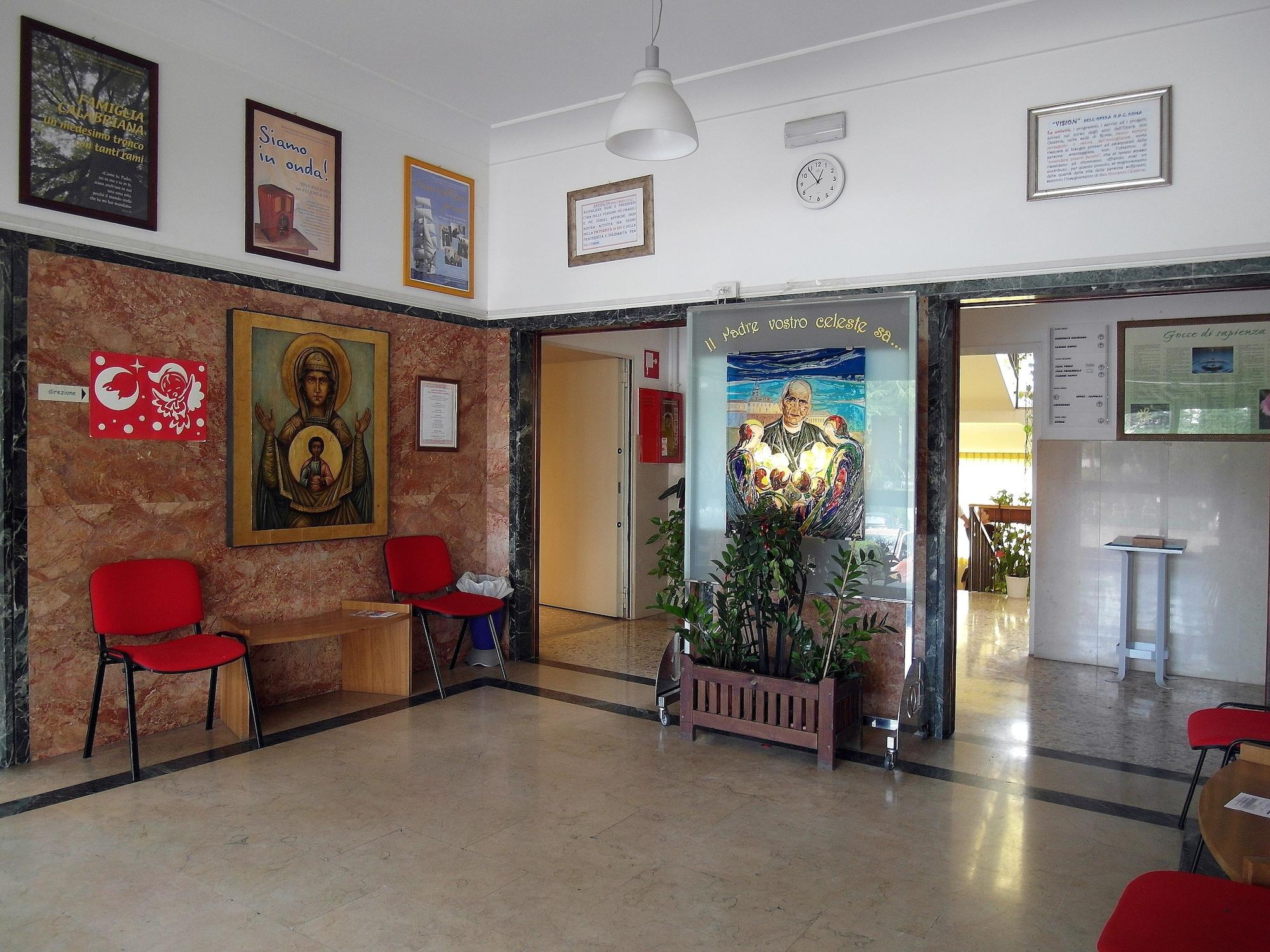 Vista Lobby Opera Don Calabria Casa per Ferie