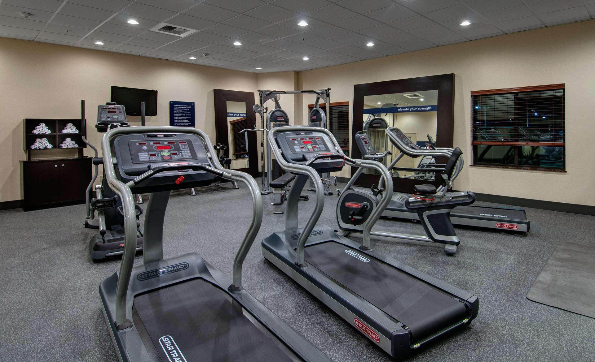 Instalaciones Recreativas Hampton Inn and Suites Astoria
