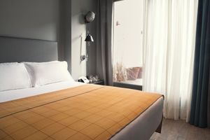 Alojamiento - Yurbban Trafalgar Hotel