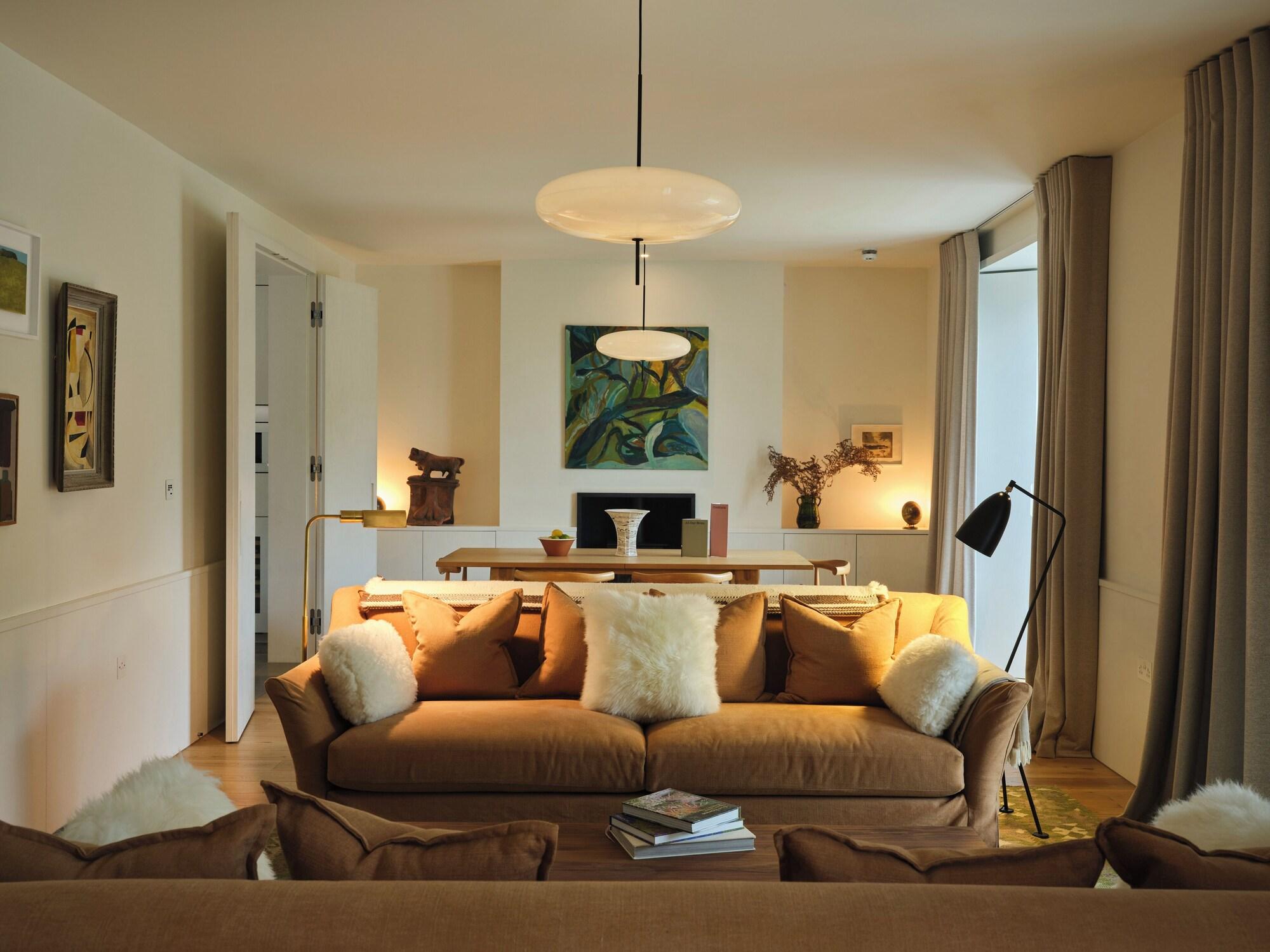 Vista Lobby Fowlescombe Farm