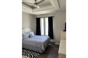 Alquiler Vacacional - New 3-bedroom home in convenient location.