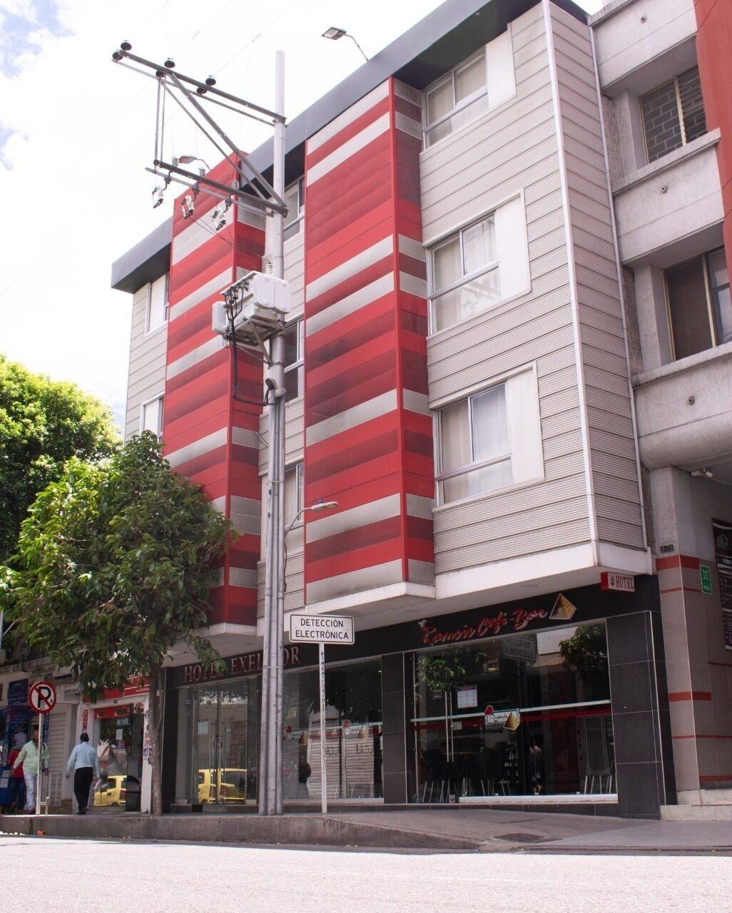 Varios Hotel Exelsior