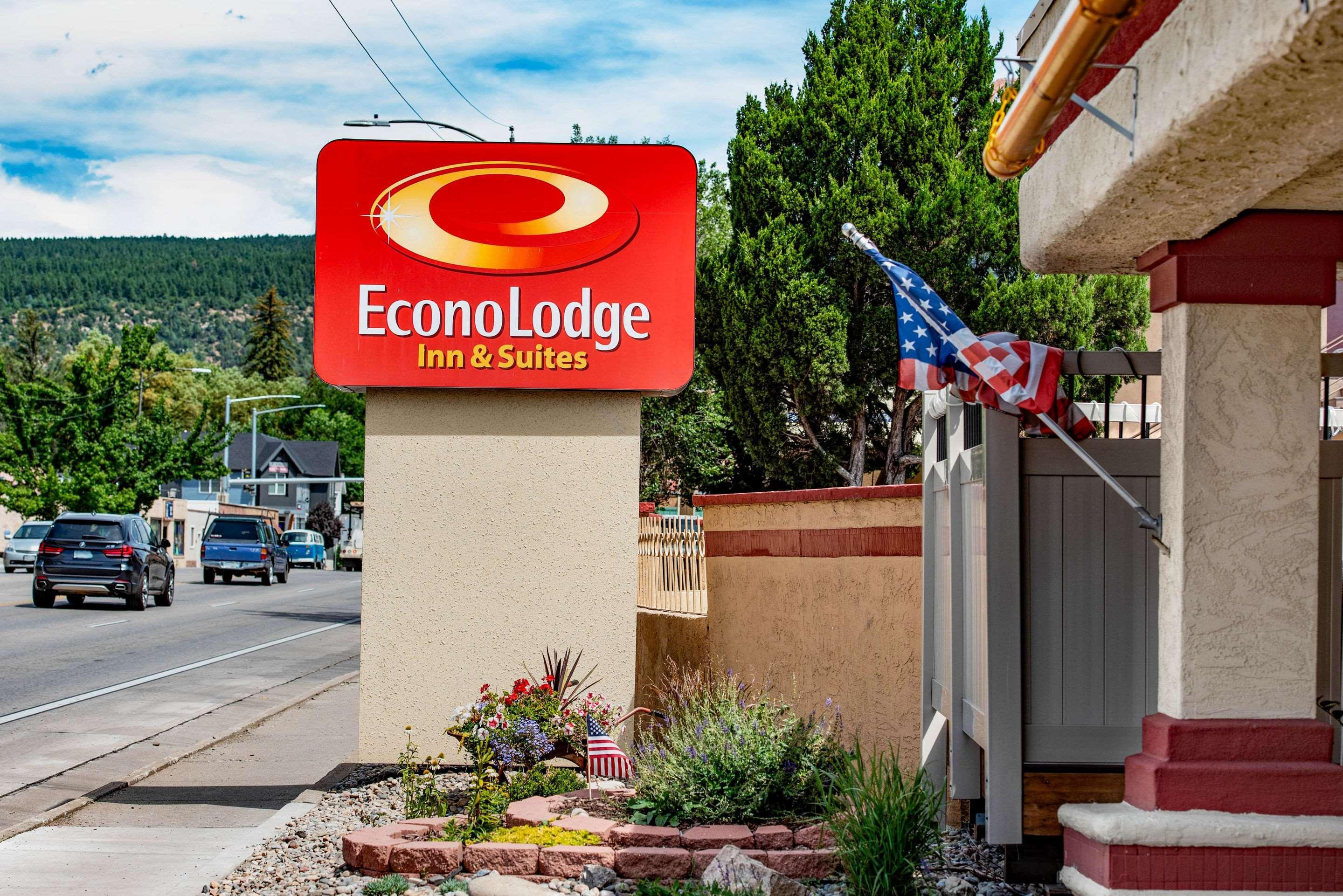 Vista Exterior Econo Lodge  Inn & Suites Durango