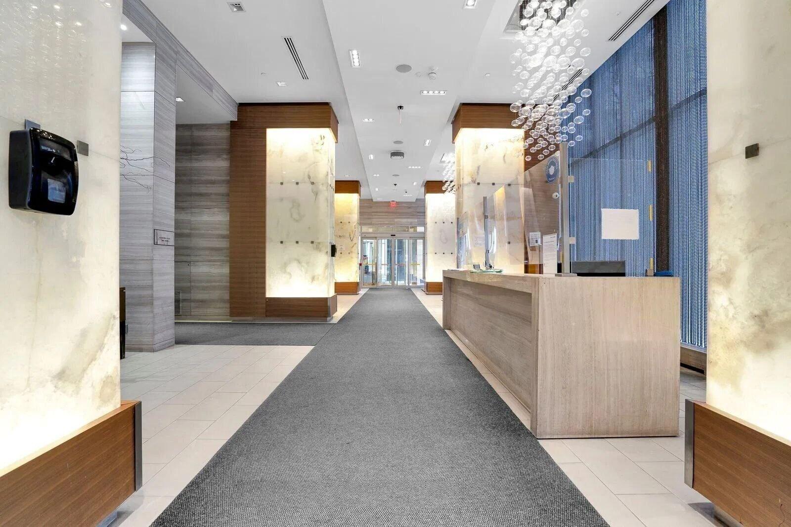 Vista Lobby Harbour Downtown