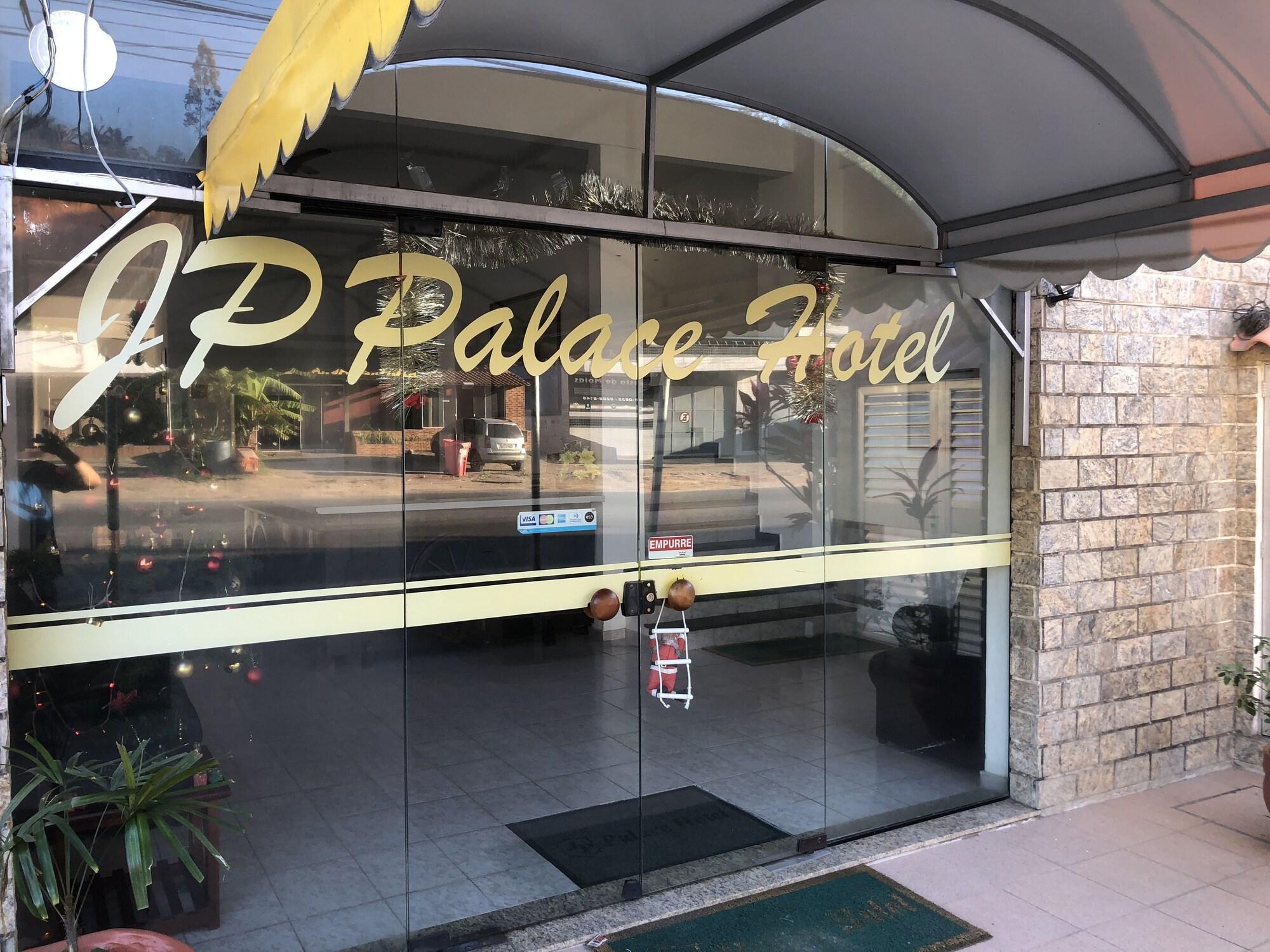 Varios JP Palace Hotel