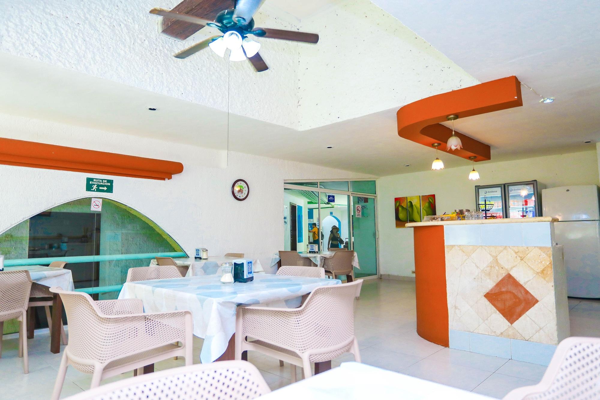 Bar/Salón Hotel Parador Cancun