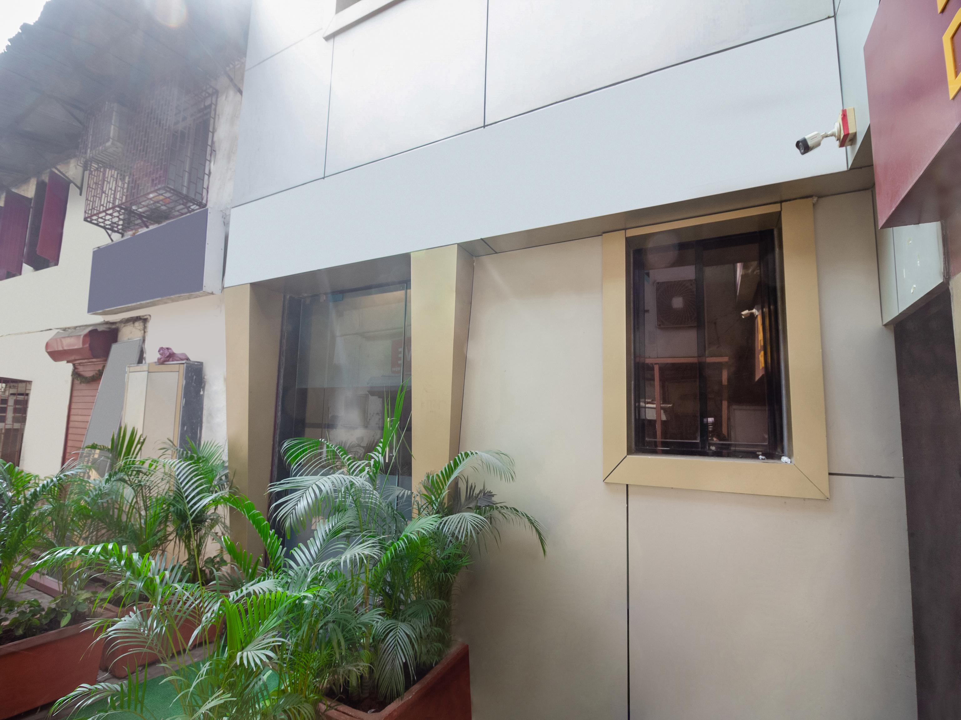 Vista Exterior OYO 3630 Hotel Ajwa