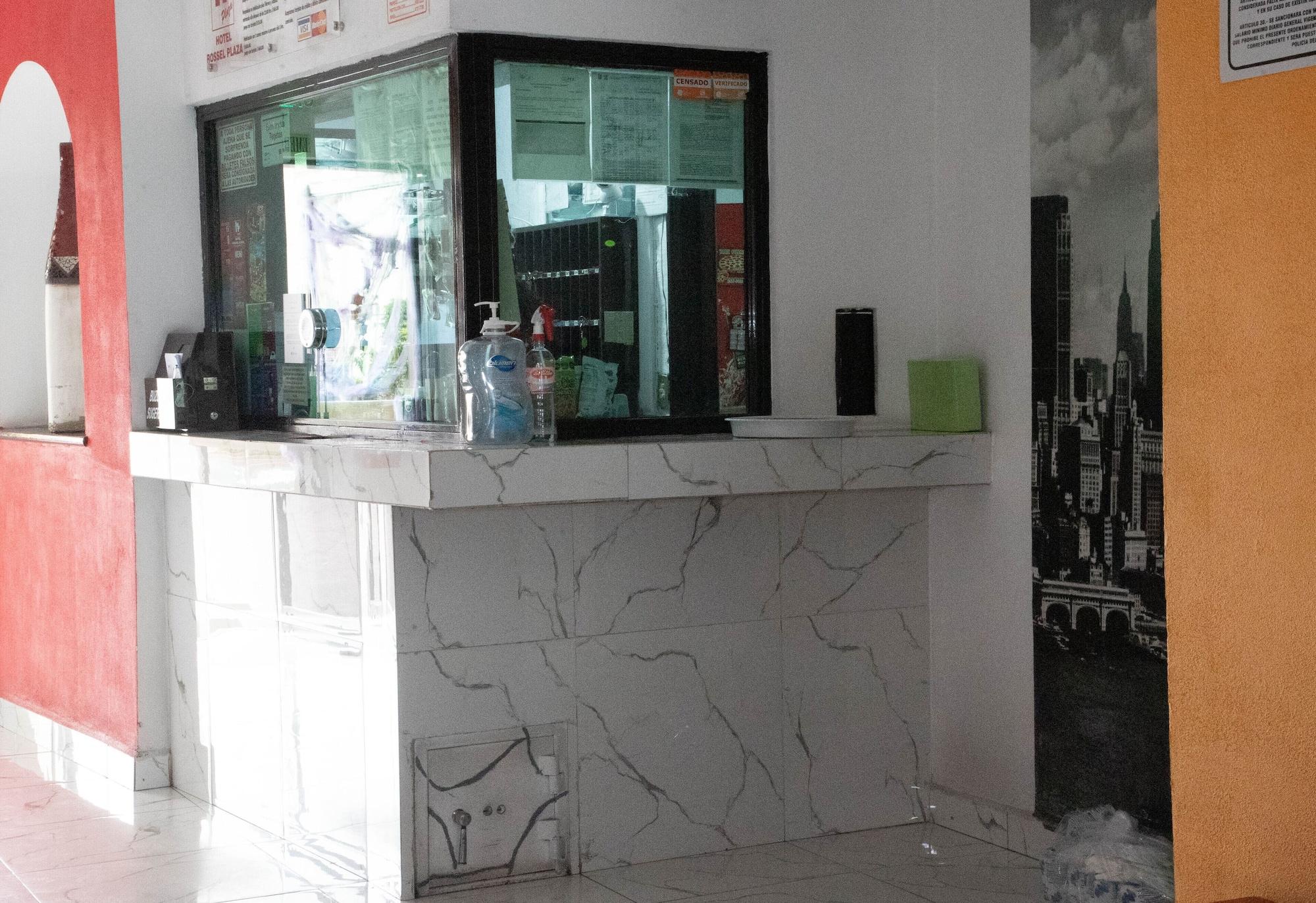 Vista Lobby HOTEL ROSSEL PLAZA
