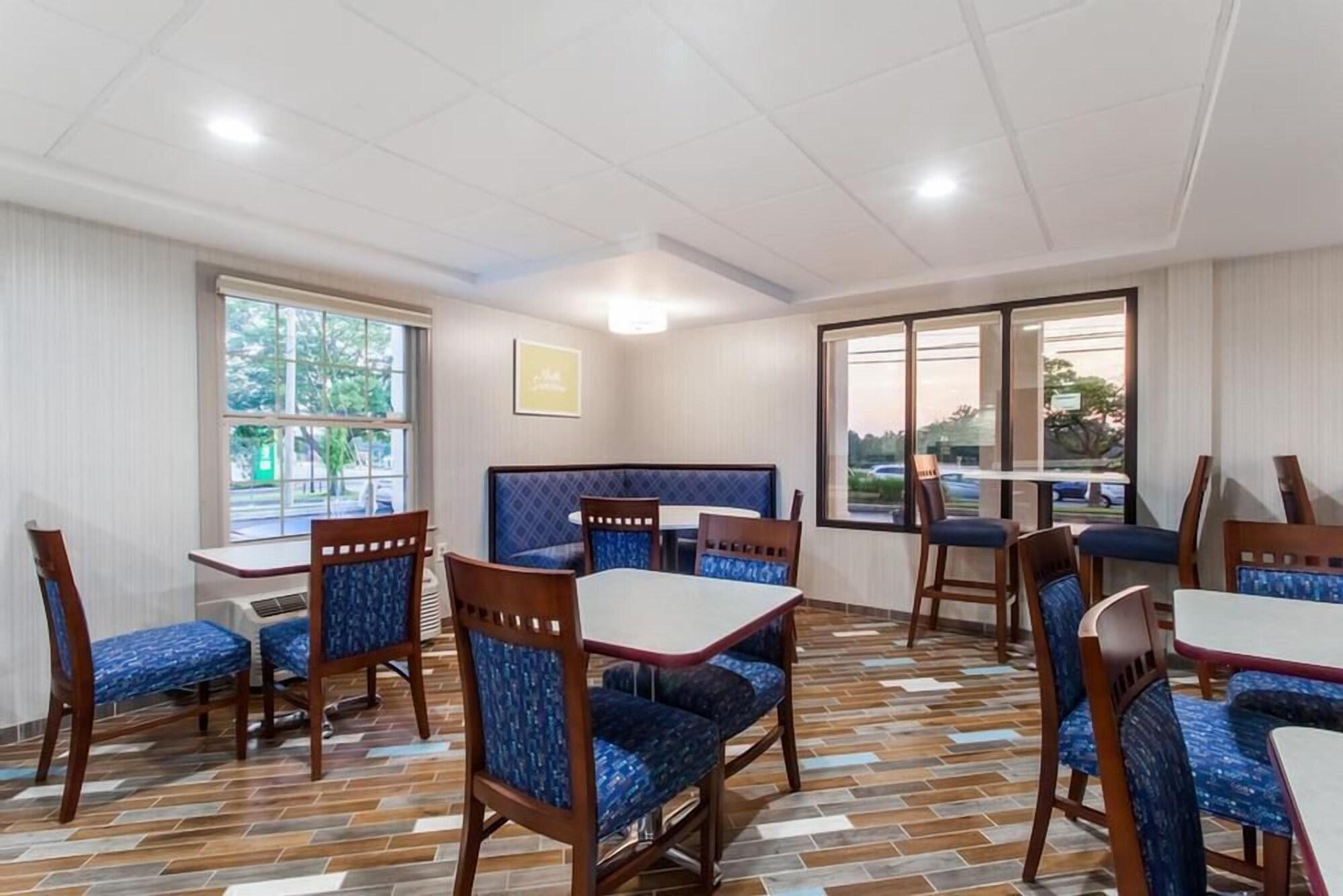 Restaurant Days Inn by Wyndham Newark Wilmington