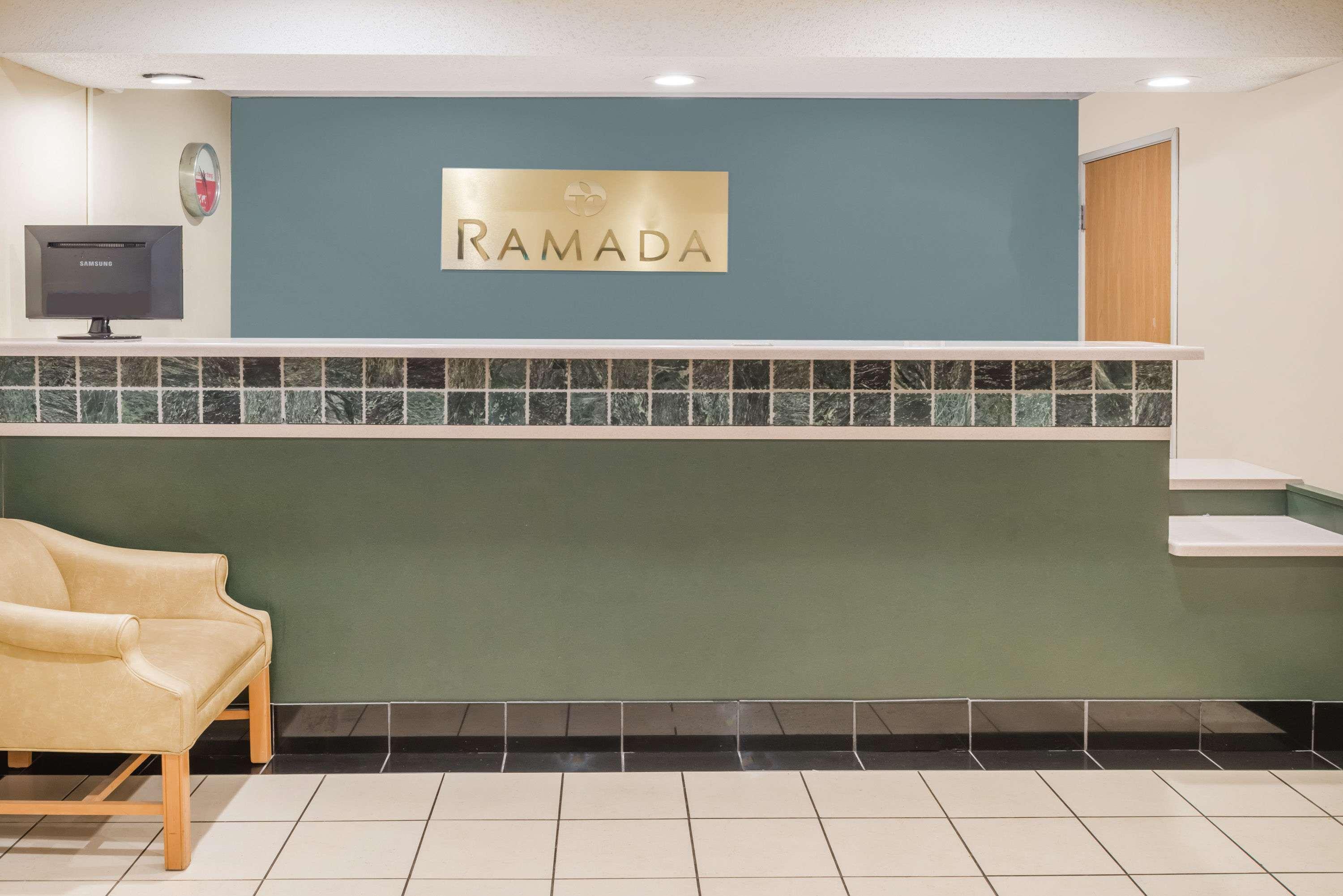 Vista Lobby Ramada by Wyndham Columbia