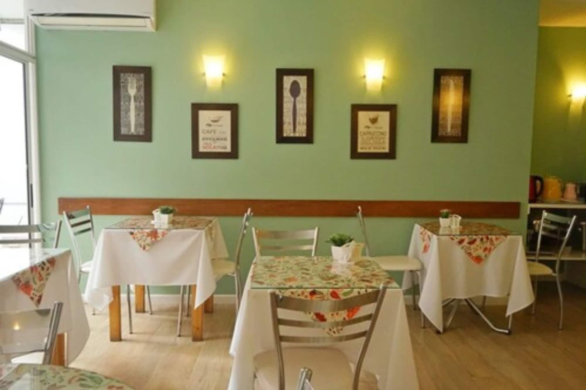 Restaurant De la Plaza Hotel